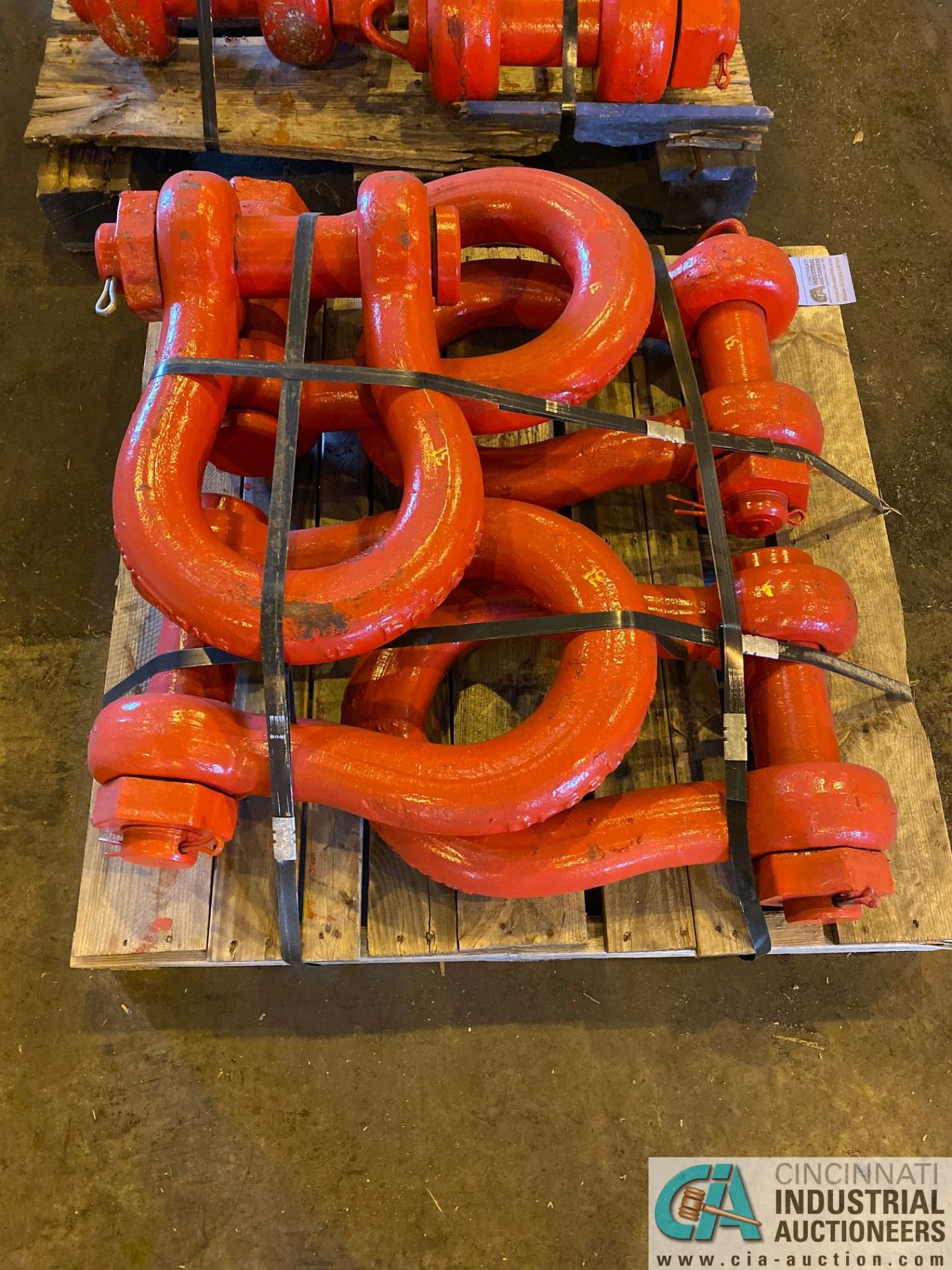 85 TON CROSBY SHACKLES