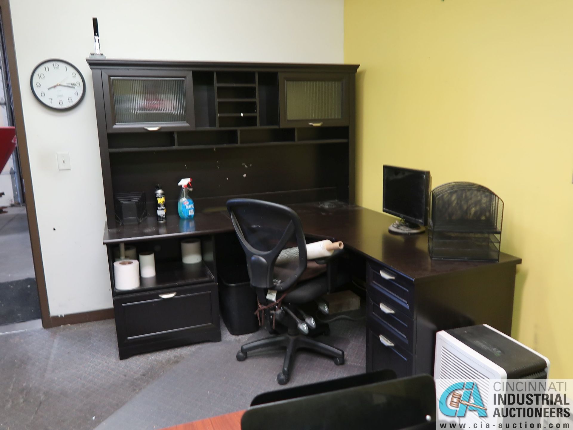 (LOT) CONTENTS OF OFFICE - NO AC UNIT OR FIXTURES - Image 3 of 4