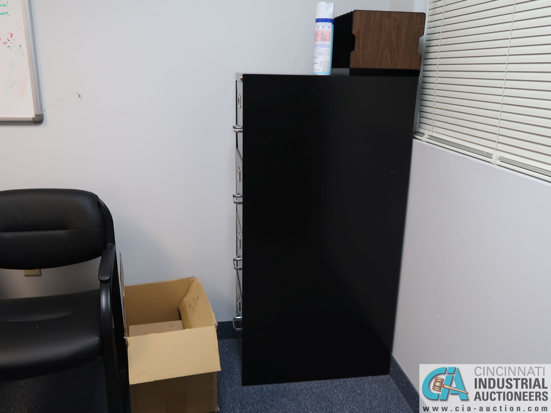 (LOT) L-SHAPED MODULAR DESK DESK WITH FILE CABINETS WITH CHAIRS ** NO DRY ERASE BOARD ** - Image 3 of 5