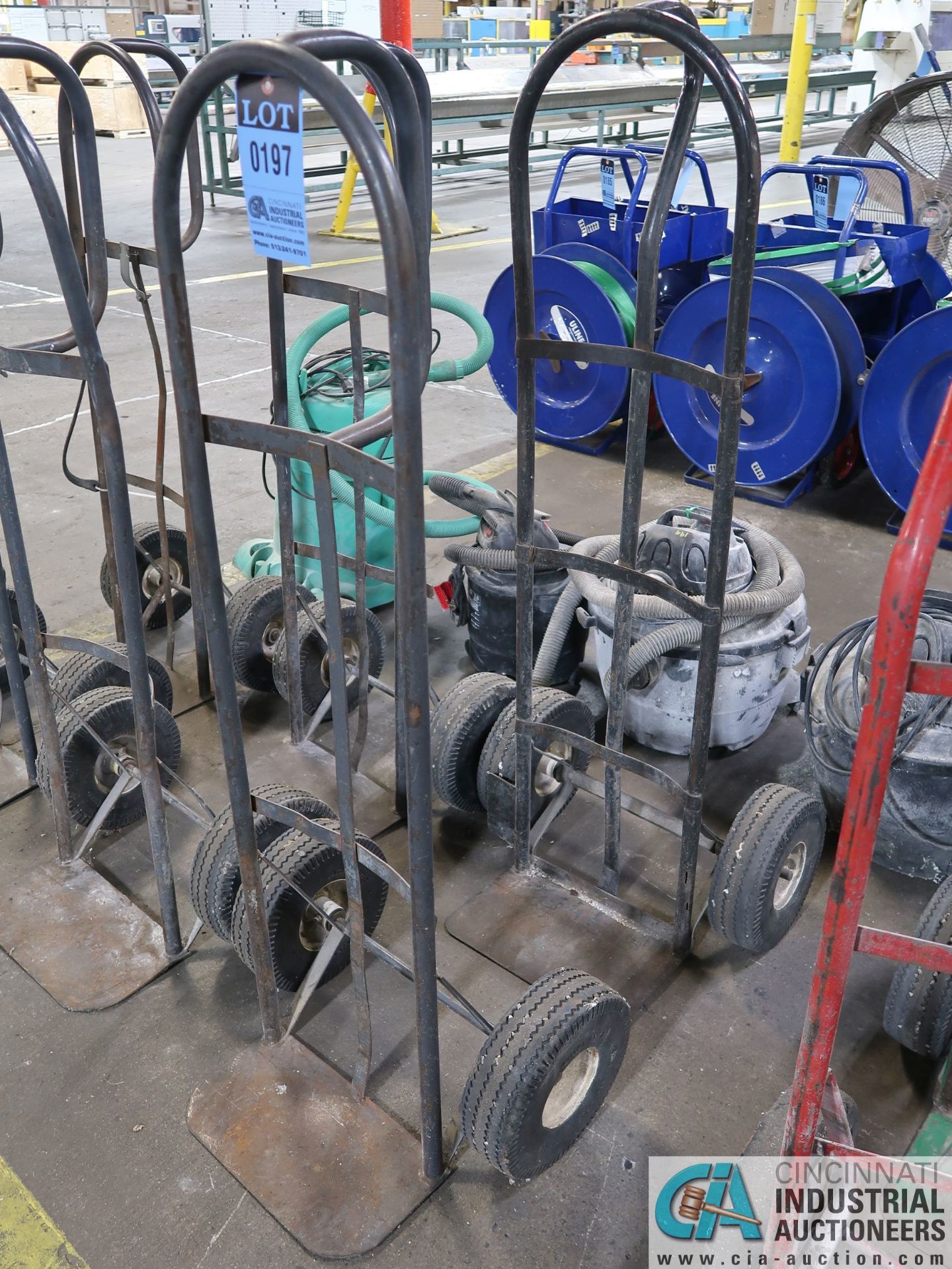 PNEUMATIC TIRE TWO-WHEEL HAND CARTS