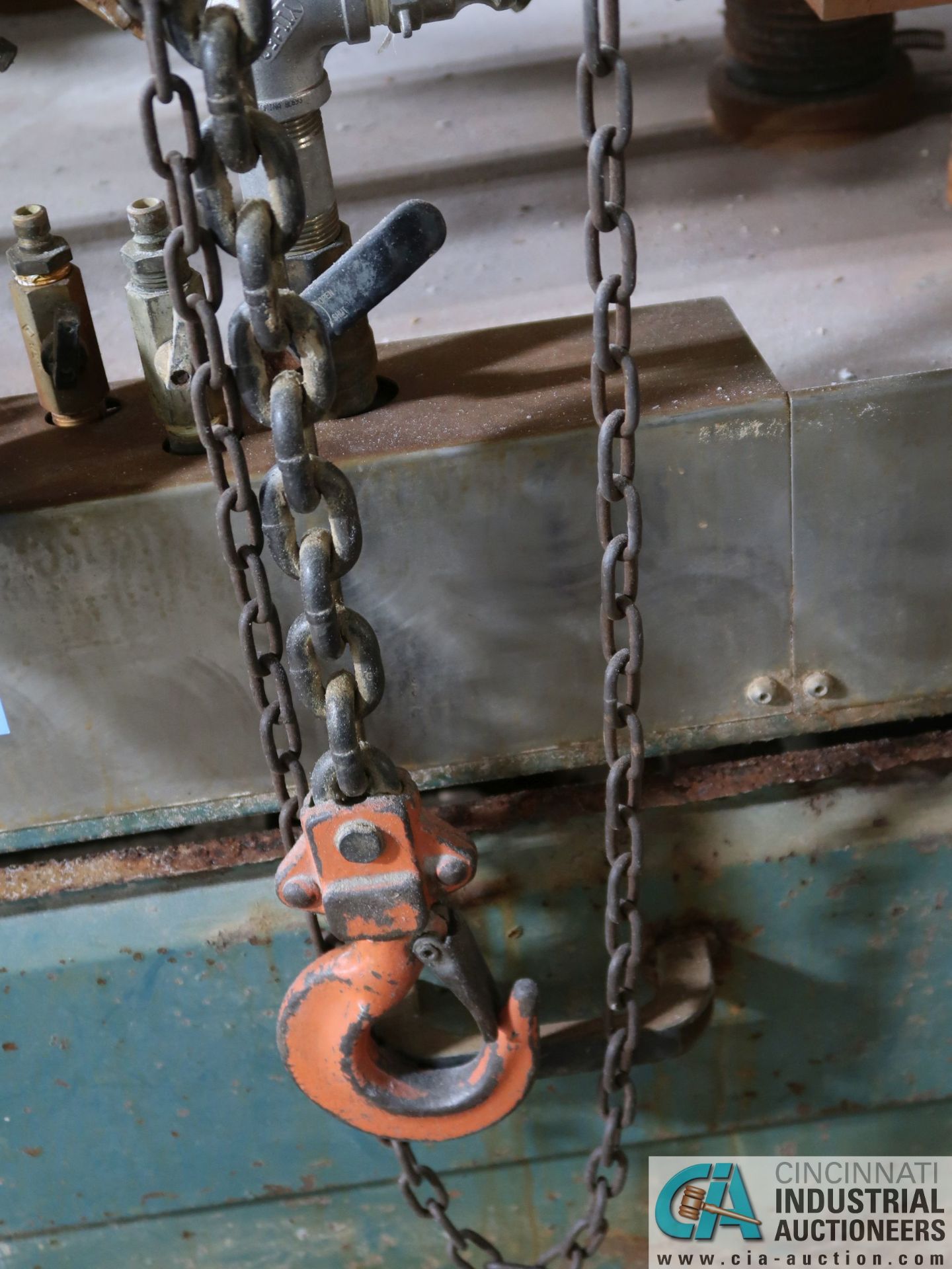 (LOT) (5) 2 TON & (1) TON MANUAL CHAIN HOISTS WITH TROLLEY ** NO YELLOW IRON ** - Image 6 of 12