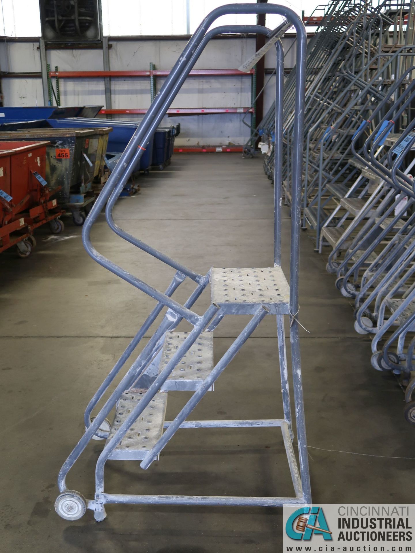 3-STEP TRI-ARC PORTABLE SHOP LADDER