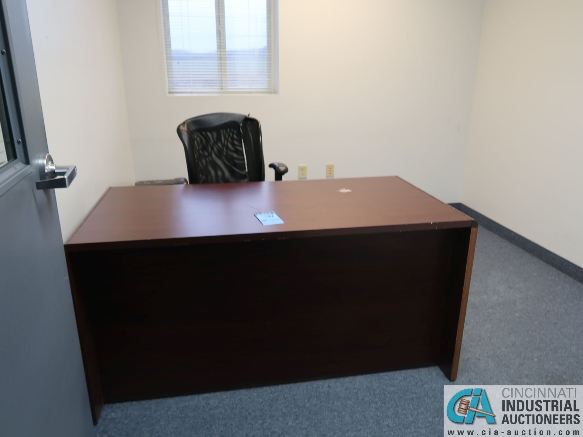 WOOD GRAIN DESK AND CHAIR