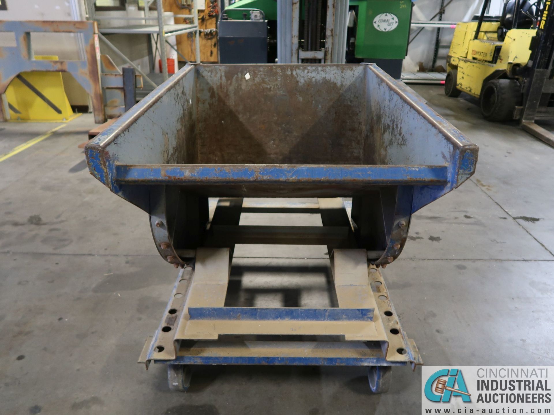 1/2 YARD PORTABLE DUMP HOPPER - Image 2 of 4