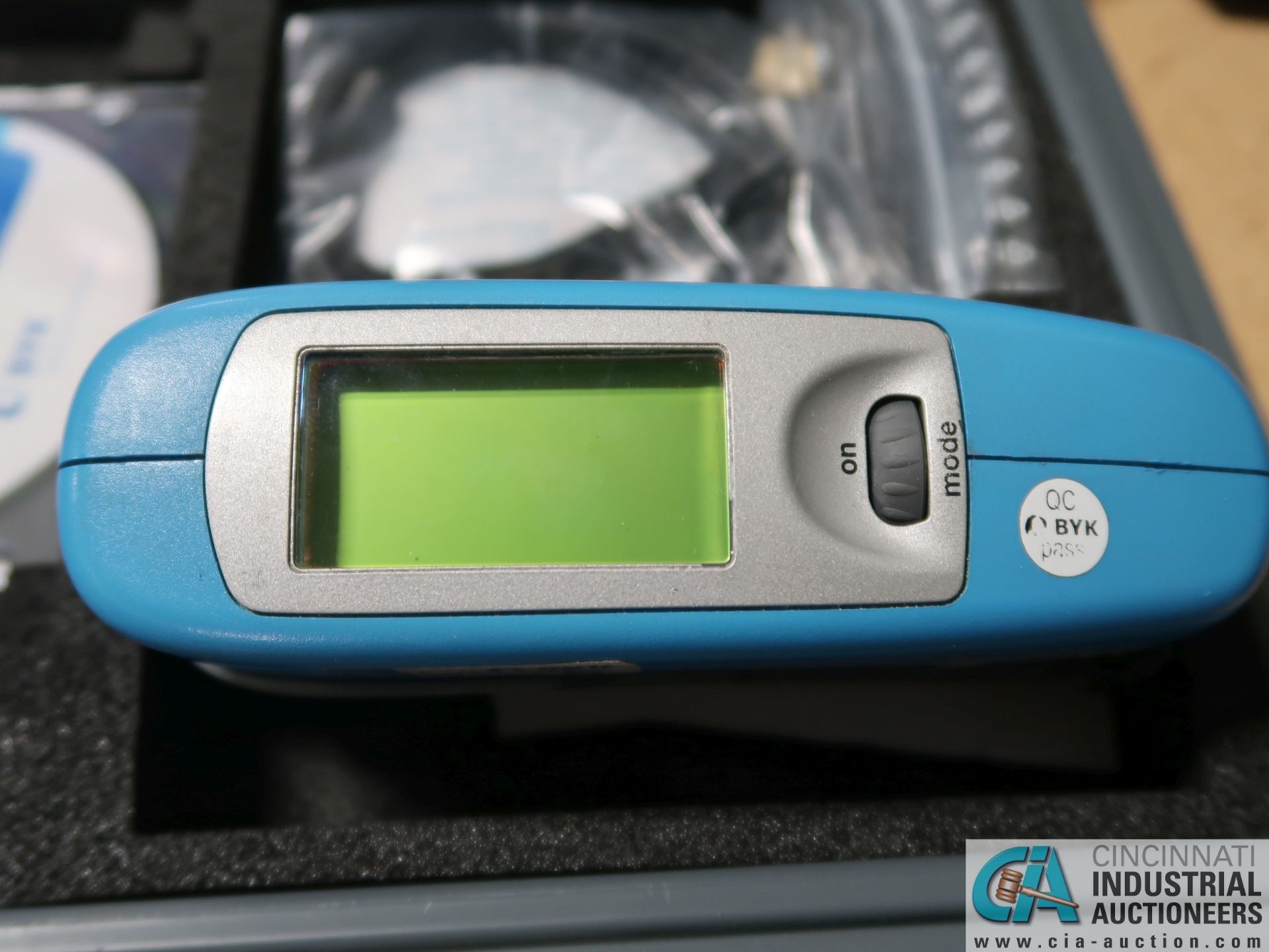 60 DEGREE BYT/GARDNER CAT NO. 4442 MICRO-GLASS REFLECTOMETER - Image 2 of 4
