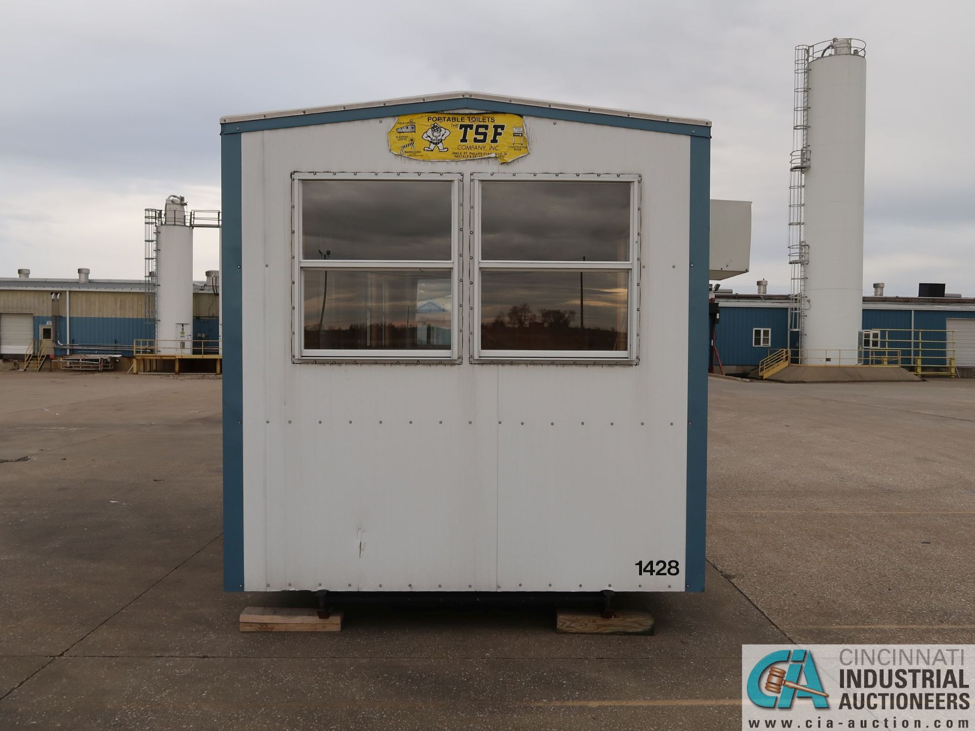 8' X 24" TWO-DOOR FIELD OFFICE TRAILER - Image 7 of 8