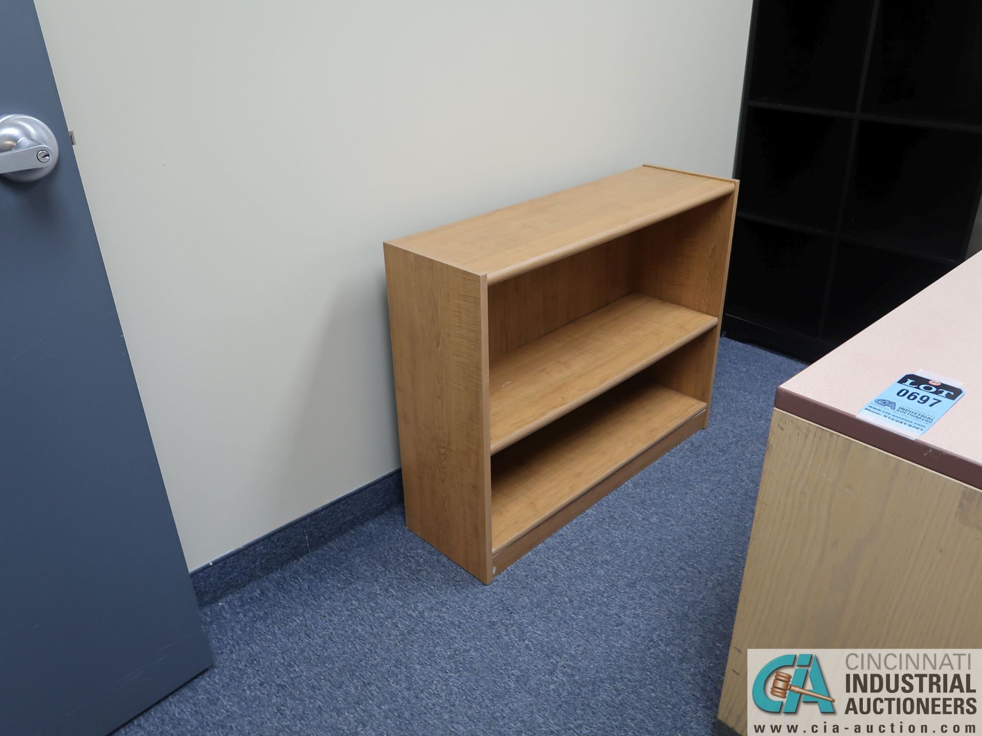 (LOT) L-SHAPED MODULAR DESK WITH BOOKCASE, FILE CABINET AND CHAIRS - Image 3 of 3