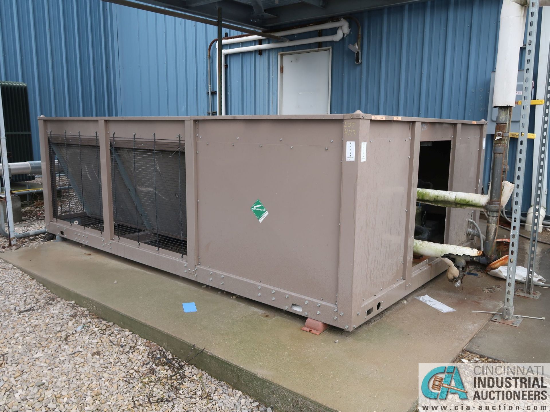 YORK MODEL YCAL0043EE46X AIR COOLED CHILLER; S/N 2GYM017046, R410A (2012) - Image 4 of 7