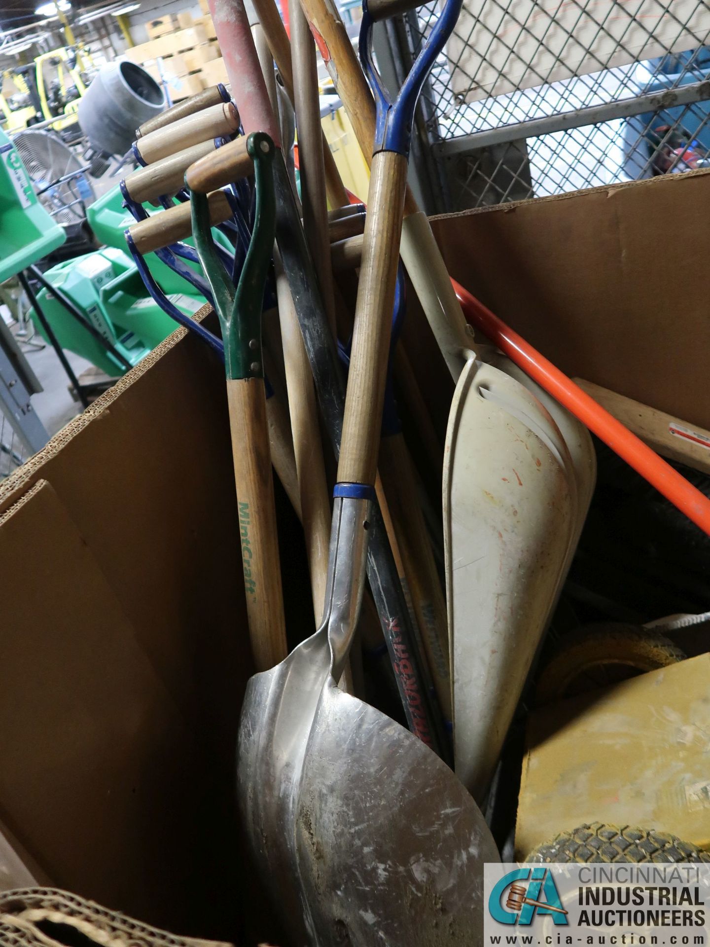 GAYLORDS MISCELLANEOUS BROOMS, SHOVELS AND SQUEEGEES - Image 3 of 5