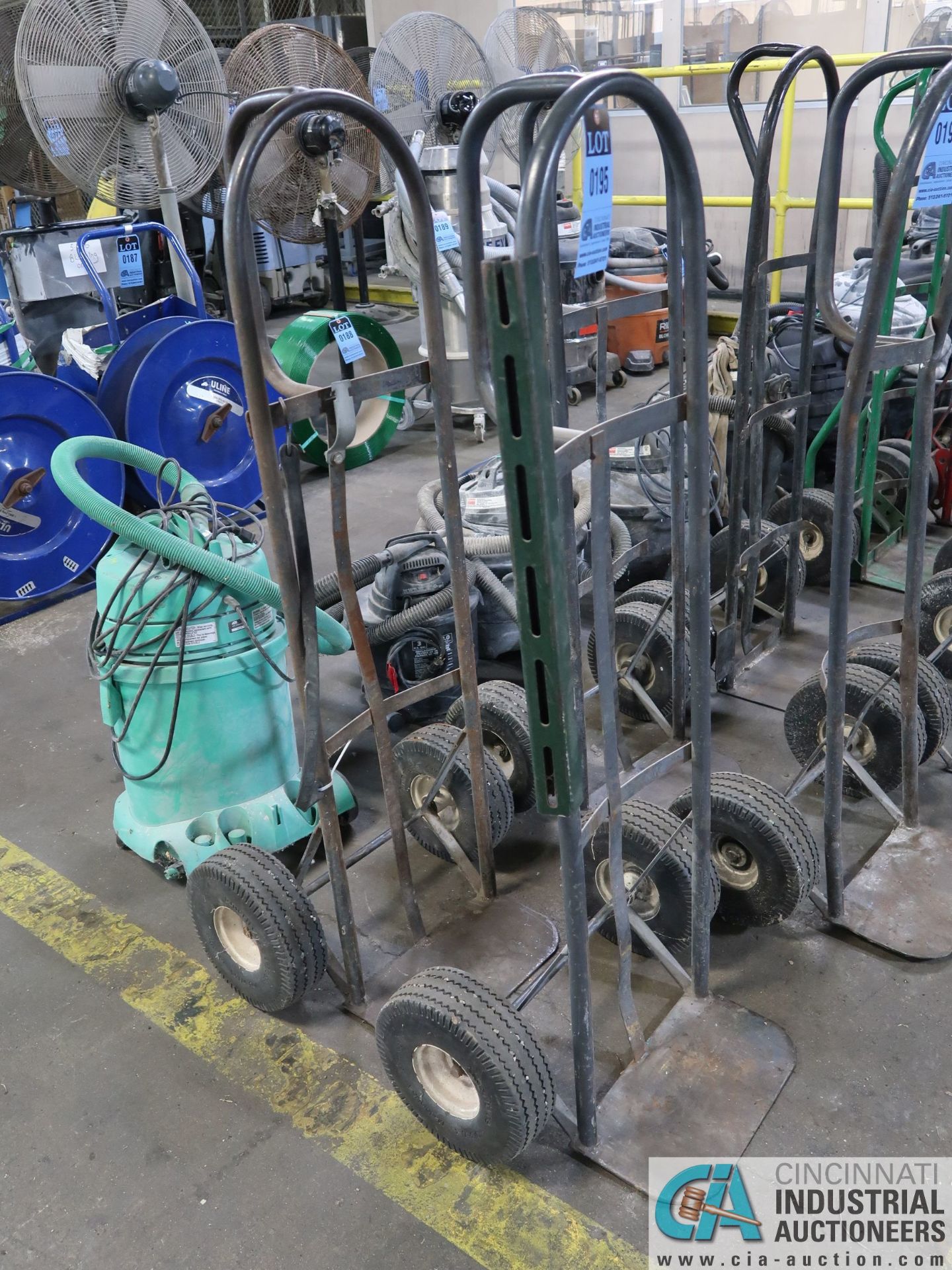 PNEUMATIC TIRE TWO-WHEEL HAND CARTS