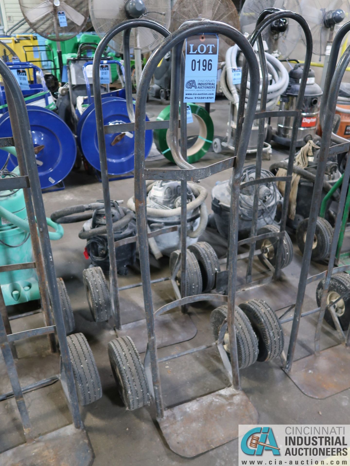 PNEUMATIC TIRE TWO-WHEEL HAND CARTS