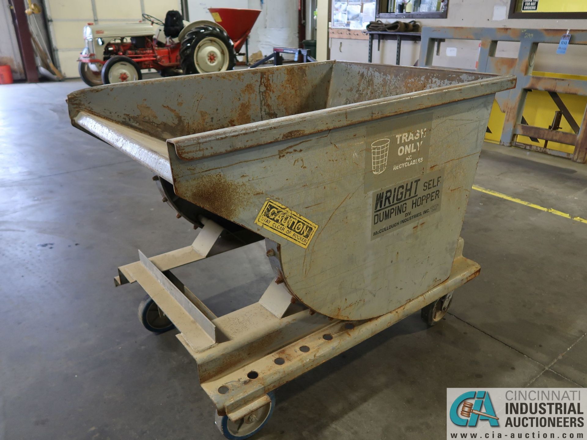 1/2 YARD PORTABLE DUMP HOPPER