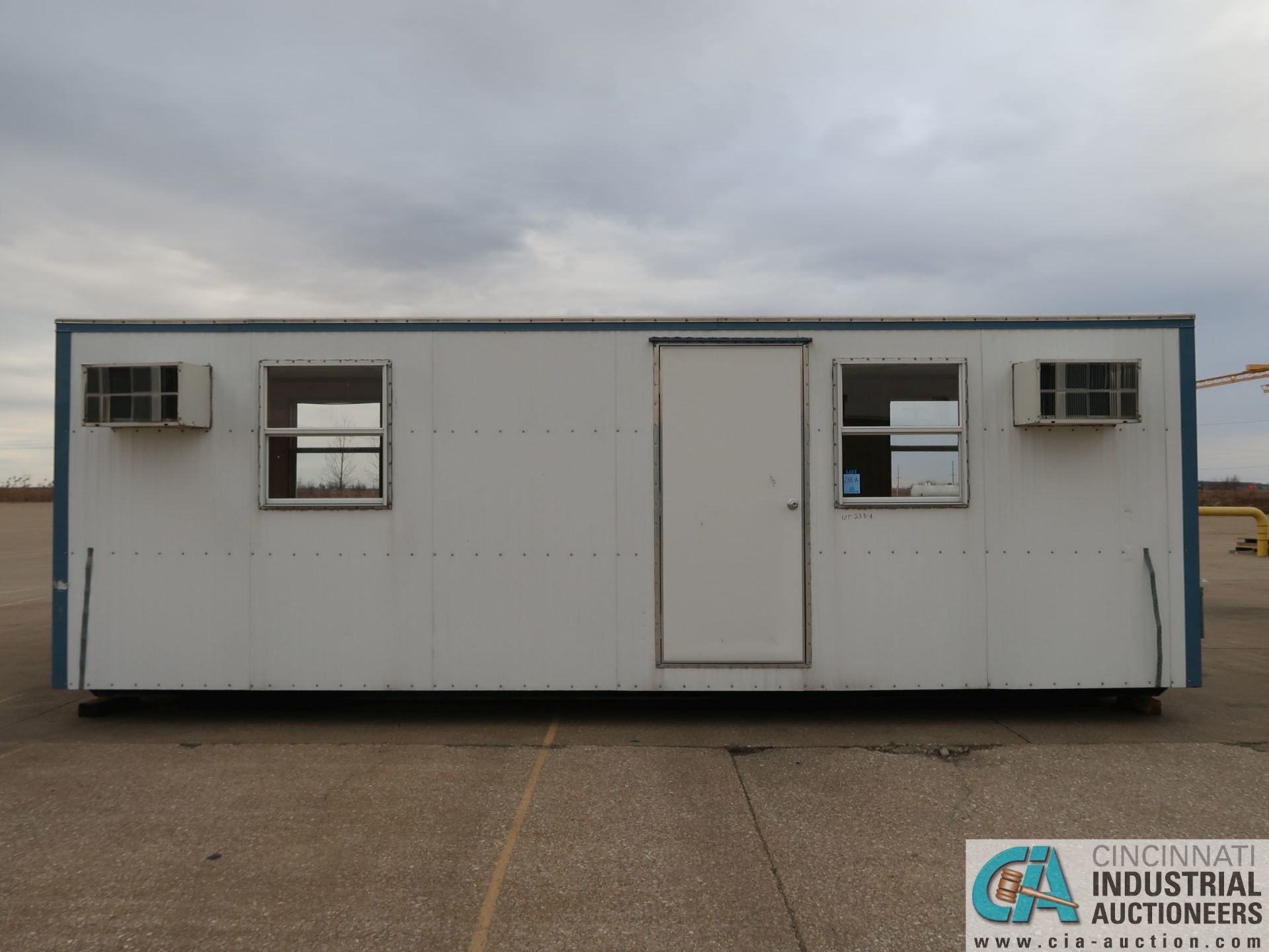 8' X 24" TWO-DOOR FIELD OFFICE TRAILER - Image 8 of 8