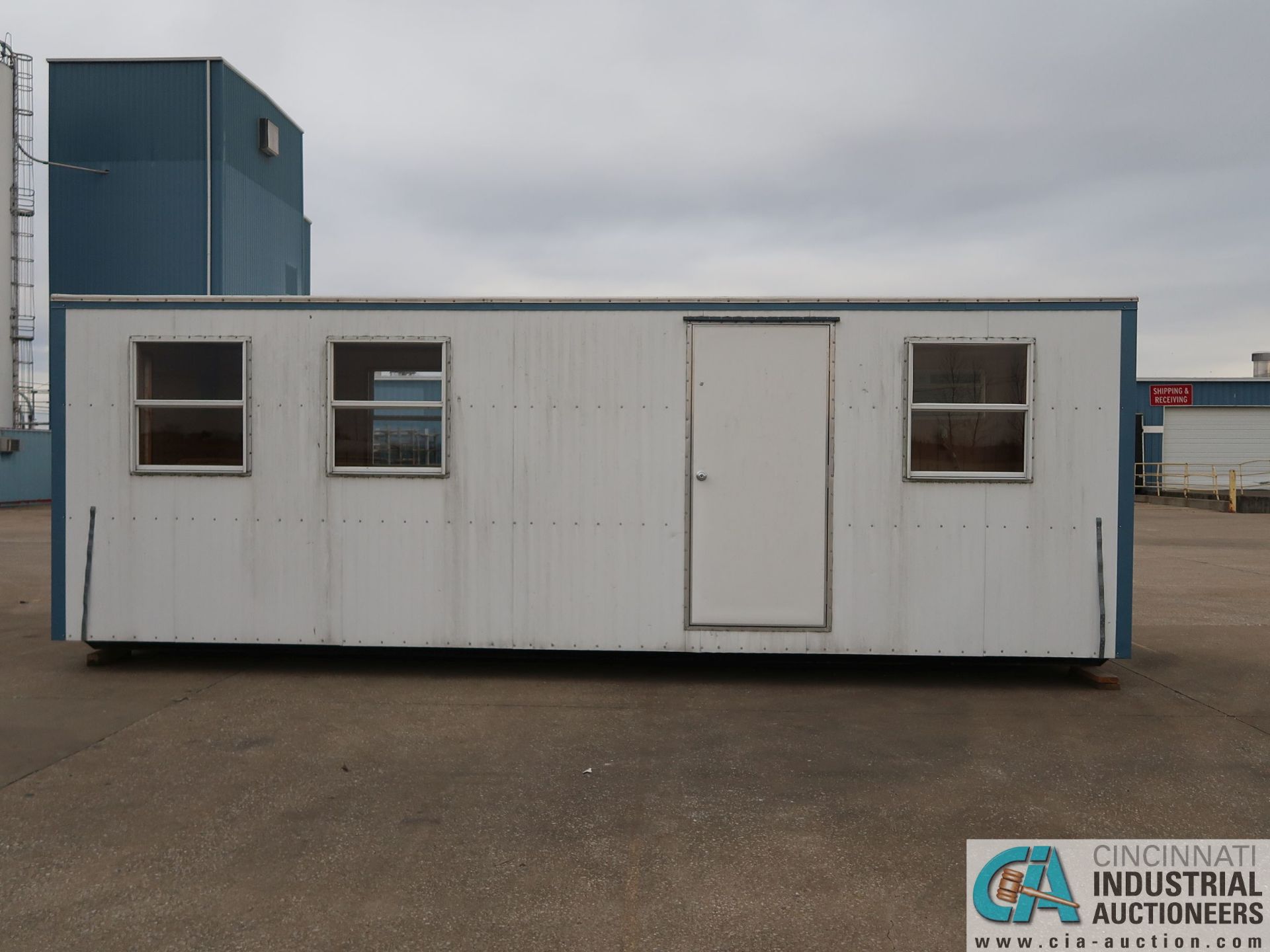 8' X 24" TWO-DOOR FIELD OFFICE TRAILER - Image 4 of 8