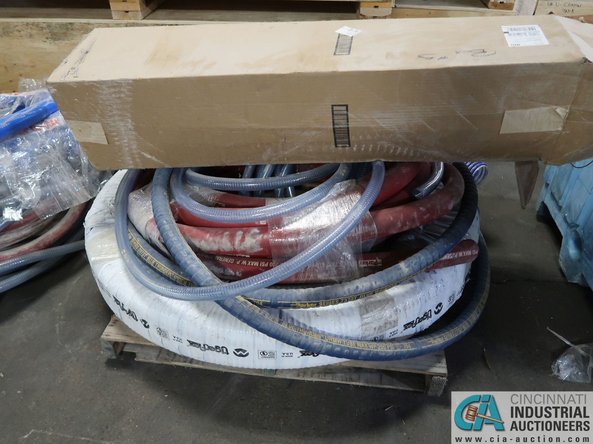 (2) SKIDS AND (1) TUB MISCELLANEOUS HOSE - Image 3 of 4