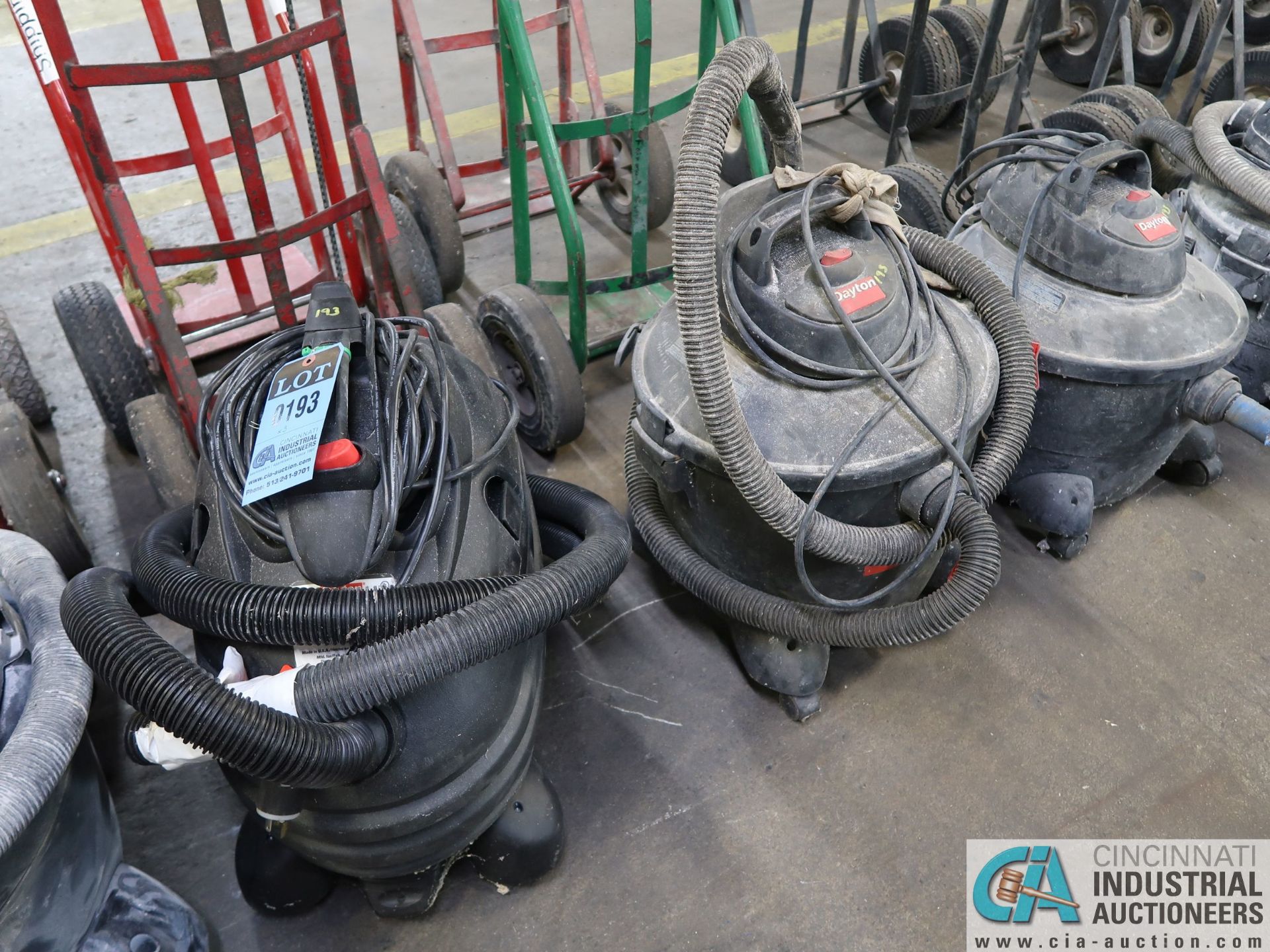 MISCELLANEOUS SIZE DAYTON WET / DRY VACUUMS