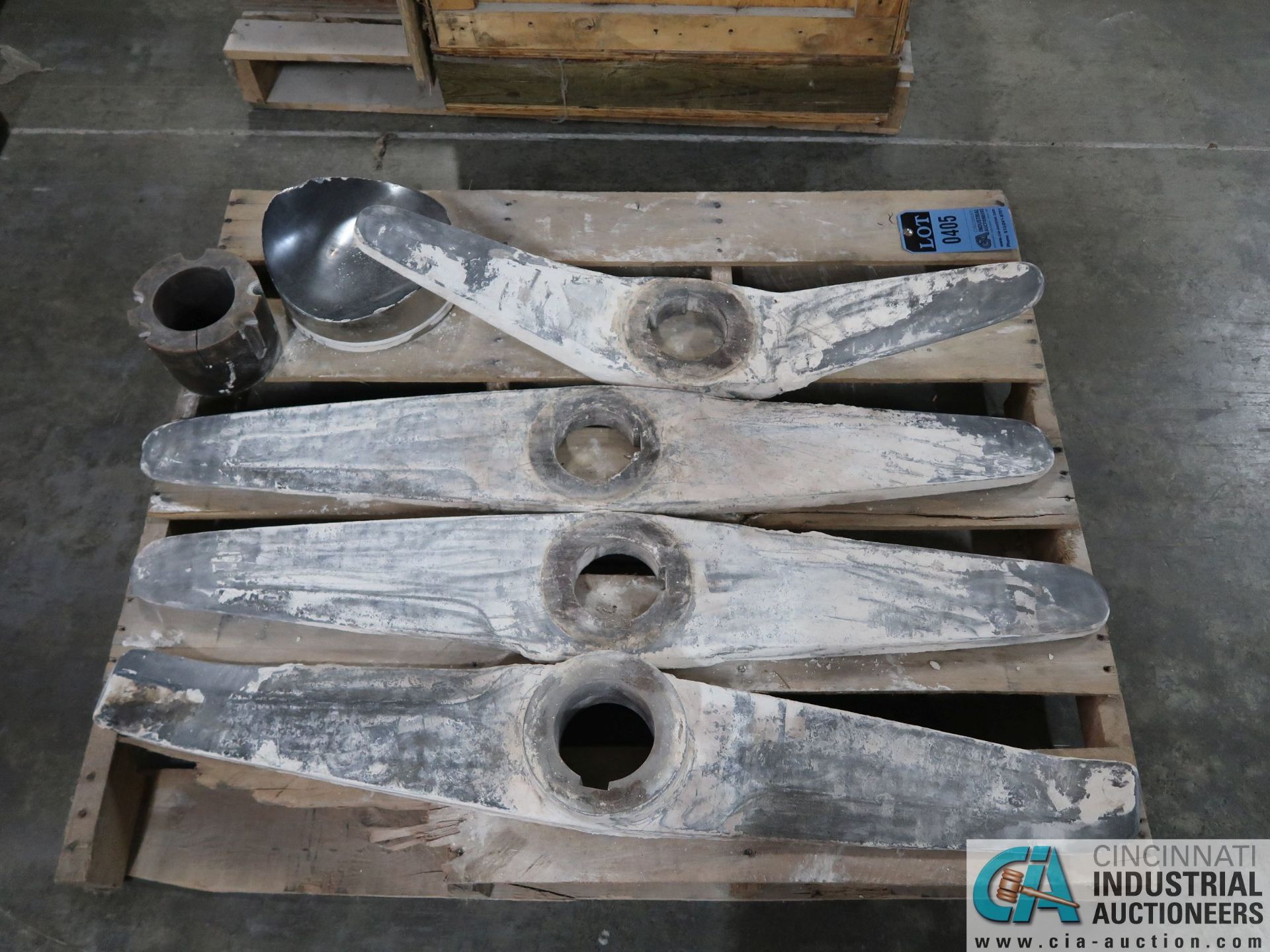 (LOT) (4) USED MIXER BLADES