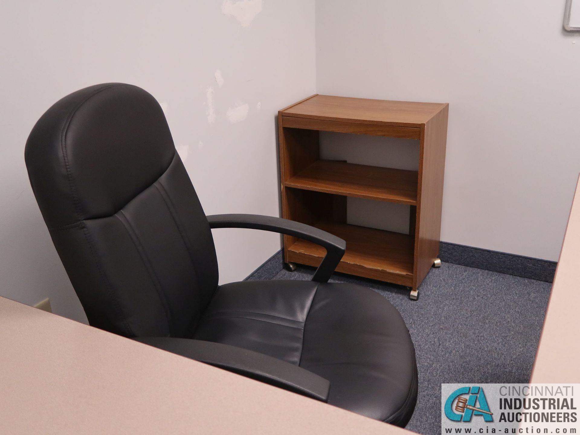 (LOT) L-SHAPED MODULAR DESK WITH CHAIR, BOOKCASE, AND FILING CABINETS ** NO DRY ERASE BOARD ** - Image 3 of 3