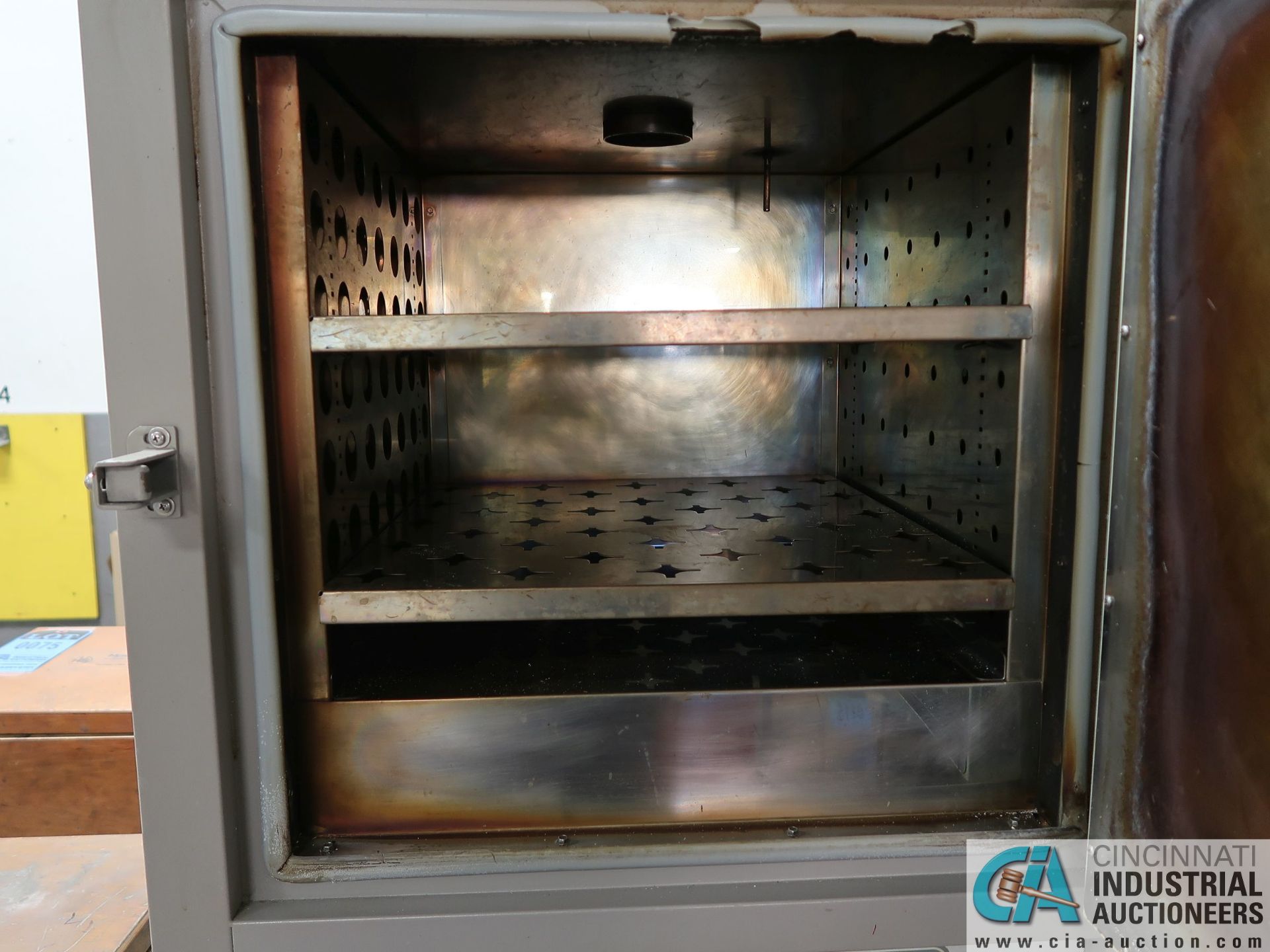 VMR SCIENTIFIC PRODUCT MODEL 1350F FORCED AIR OVEN; S/N 0901498 - Image 2 of 3