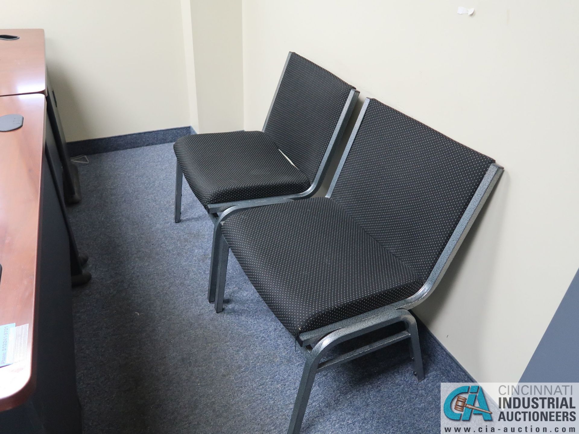 (LOT) MODULAR WOOD GRAIN DESK WITH CHAIRS, BOOKCASE AND FILE CABINETS - Image 3 of 4