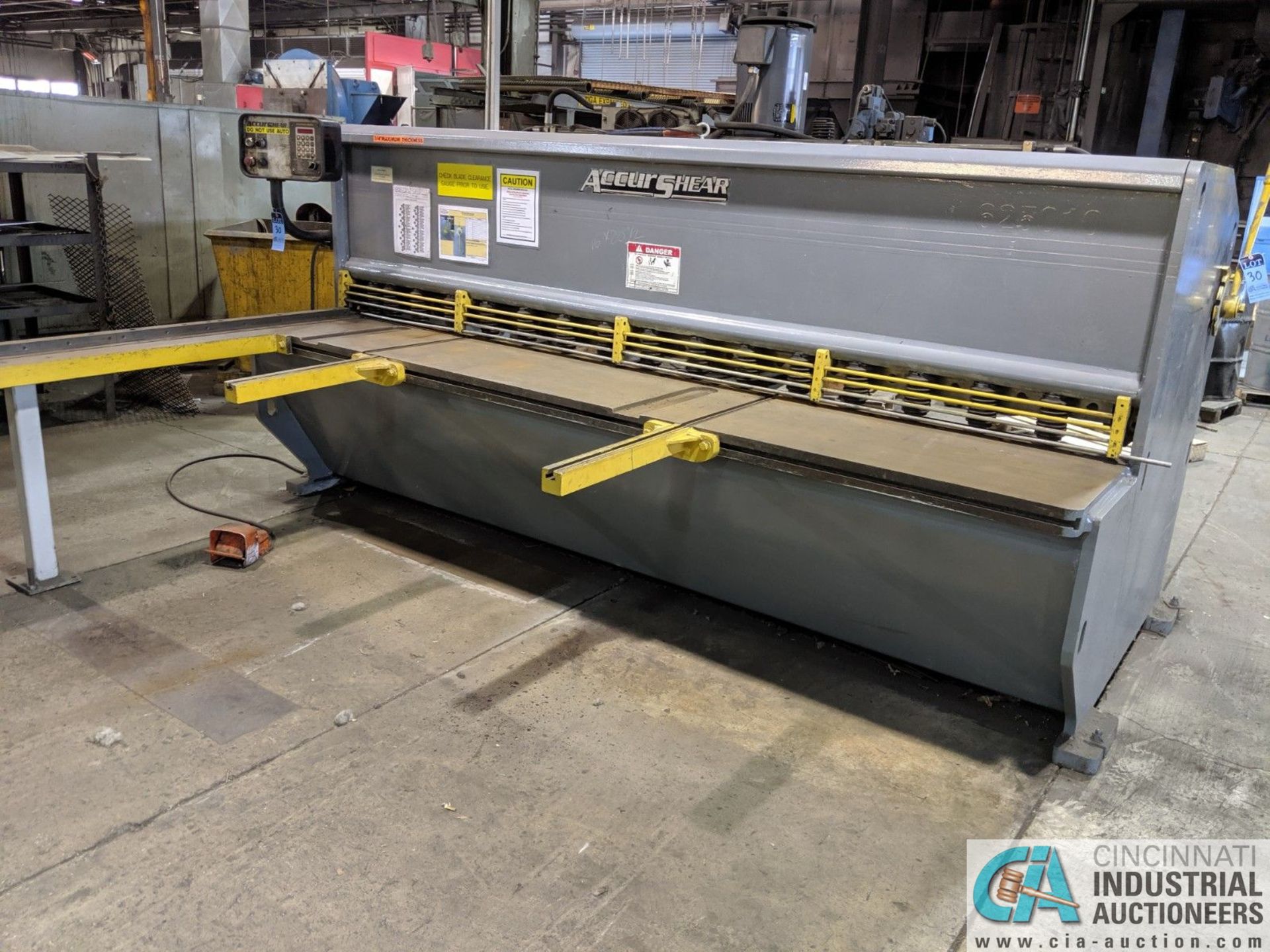 1/4" X 10' ACCUSHEAR MODEL 625010 HYDRAULIC SQUARING SHEAR WITH ACCUSHEAR BACK GAGUE WITH (3) 24" - Image 2 of 11