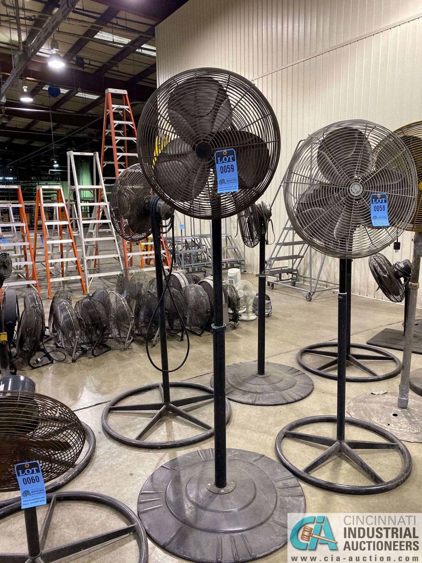 20" DIA. PEDESTAL AIR CIRCULATOR