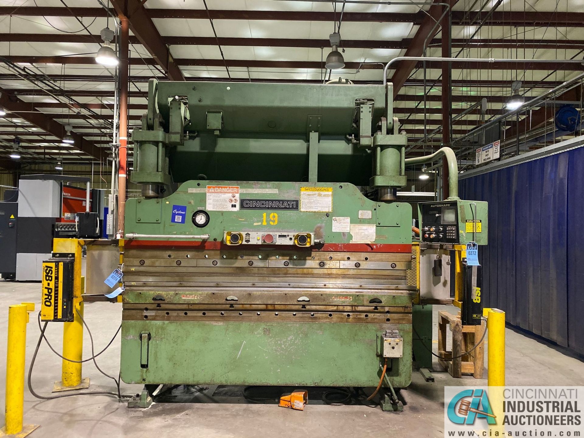 90 TON X 8' CINCINNATI AUTOSHAPE MODEL 90AS CNC PRESS BRAKE; S/N 43623, ISB PRO LIGHT CURTAINS, - Image 3 of 10