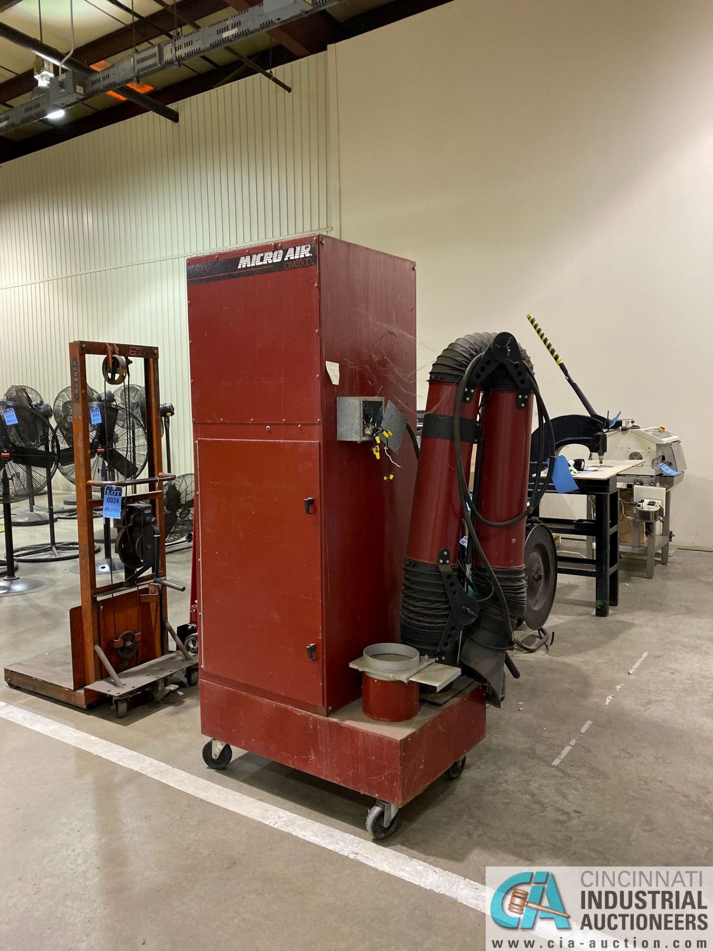 MICRO AIR MODEL OM3500 DUST COLLECTOR