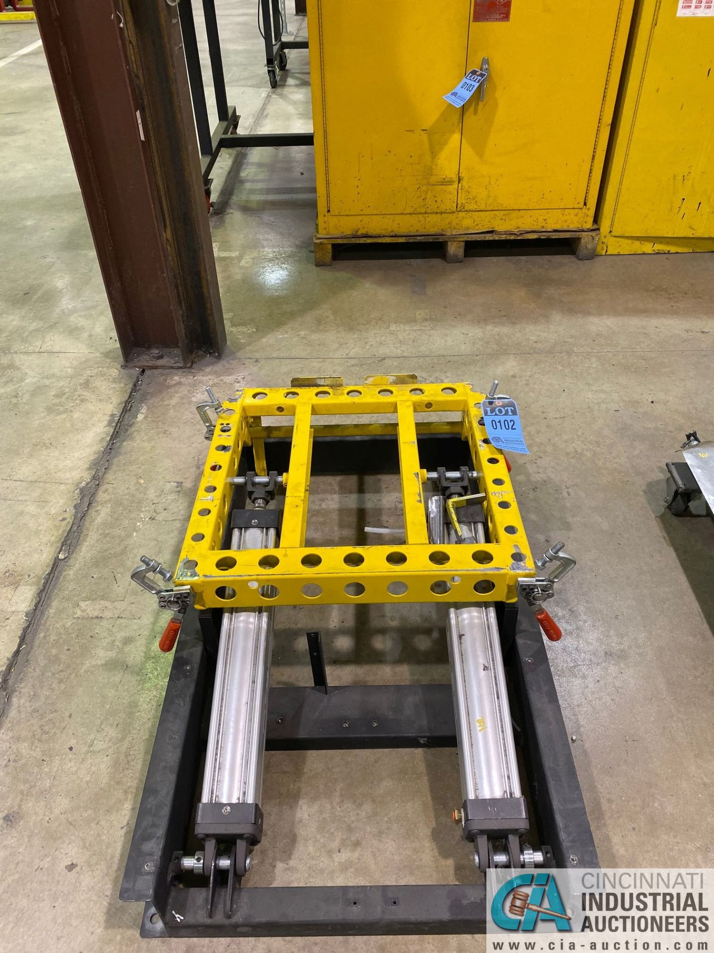 25" X 25" HYDRAULIC TILT TABLE