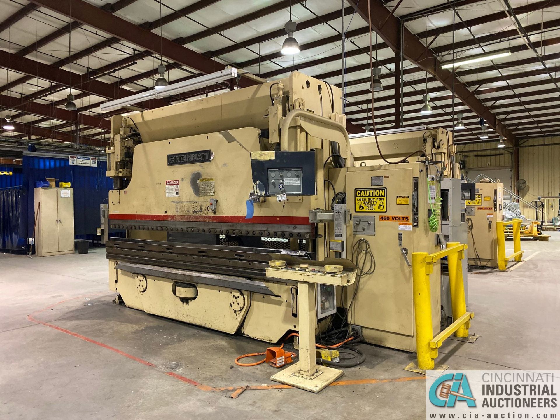 90 TON X 12' CINCINNATI AUTOFORM MODEL 90AF CNC PRESS BRAKE W/ CROWNING; S/N 47143, AUTOFORM - Image 2 of 11