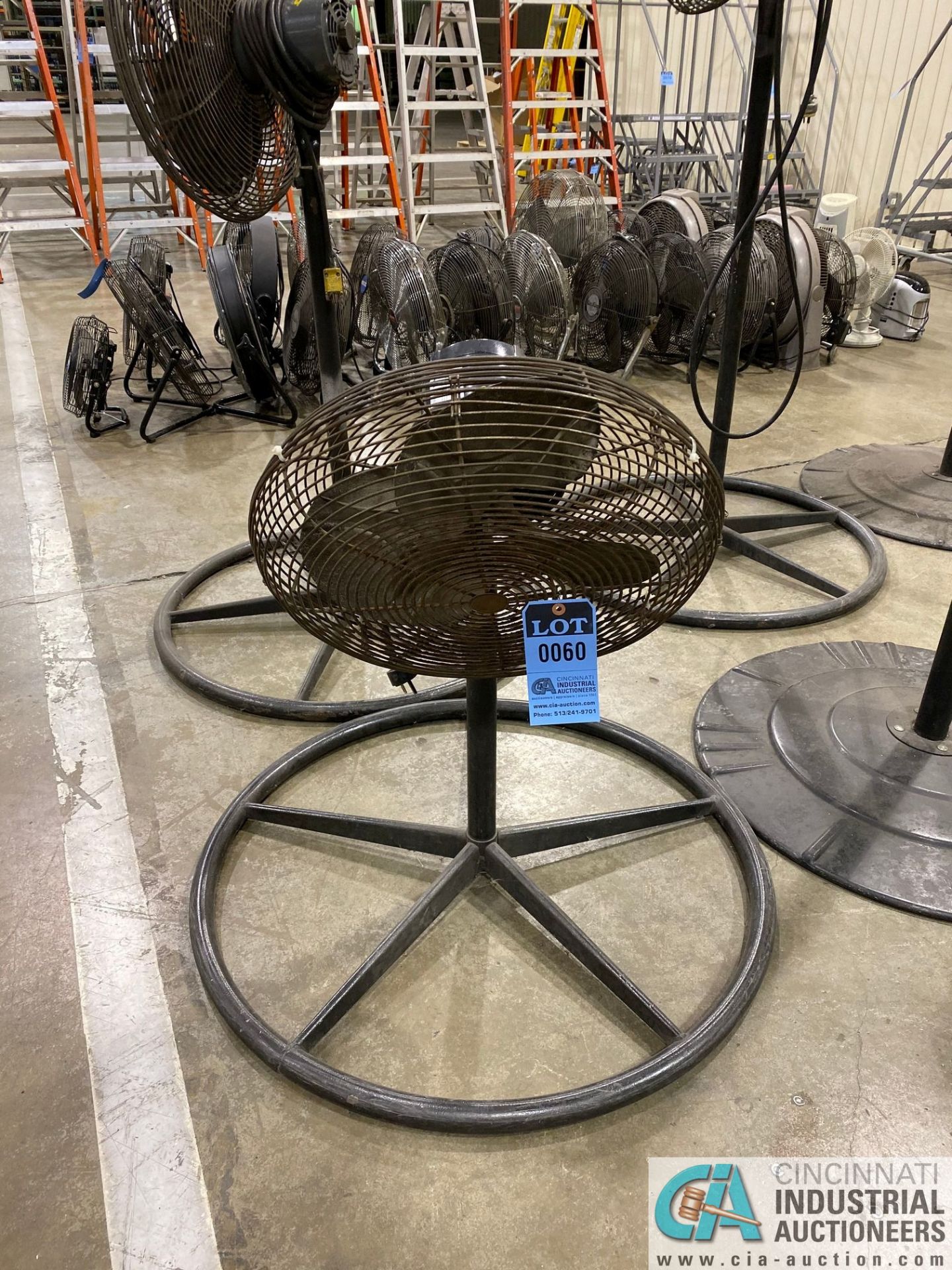 20" DIA. PEDESTAL AIR CIRCULATOR