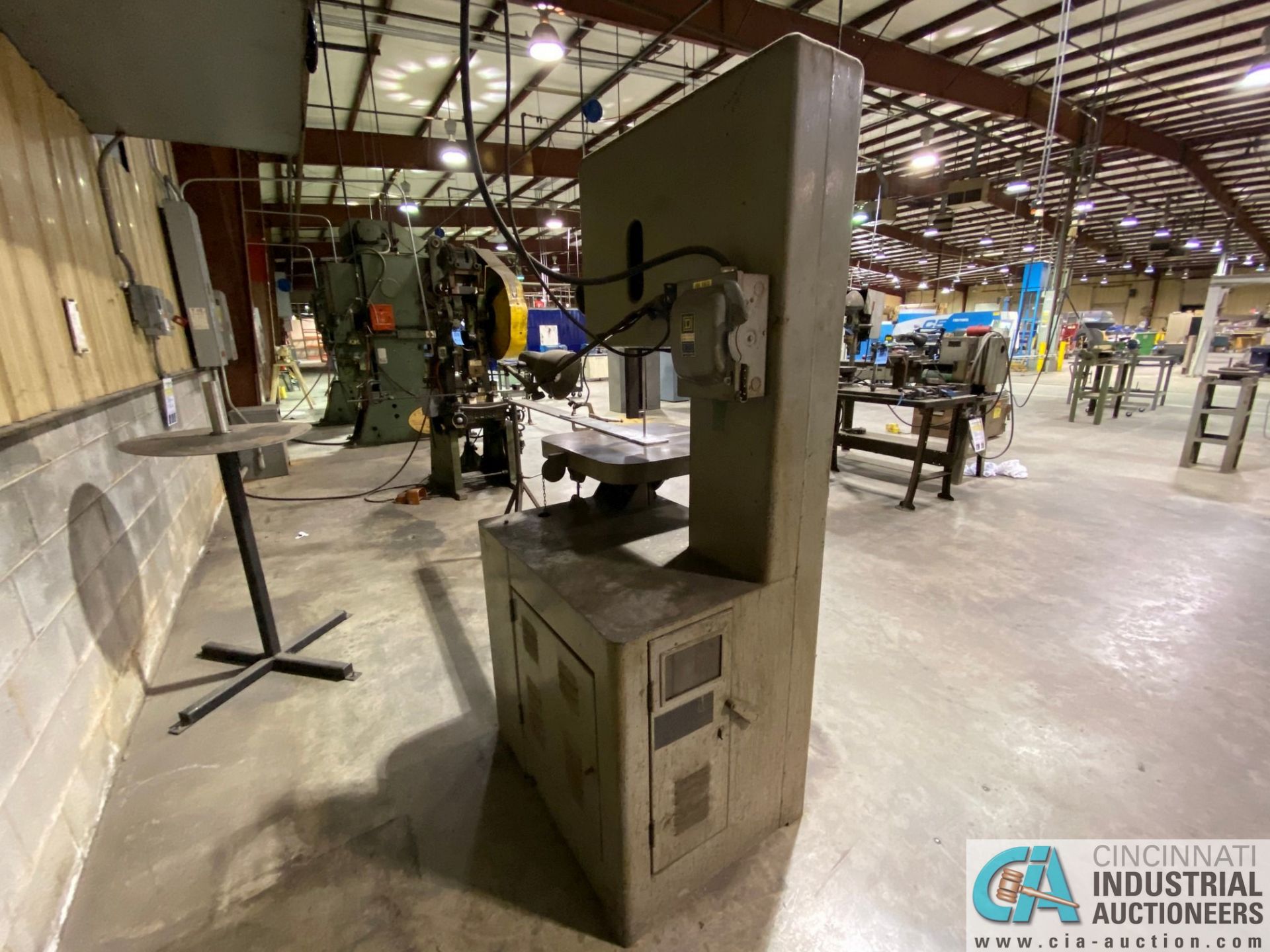 18" GROB MODEL NS18 VERTICAL BAND SAW; S/N 6217, WITH BAND WELDER - Image 5 of 5