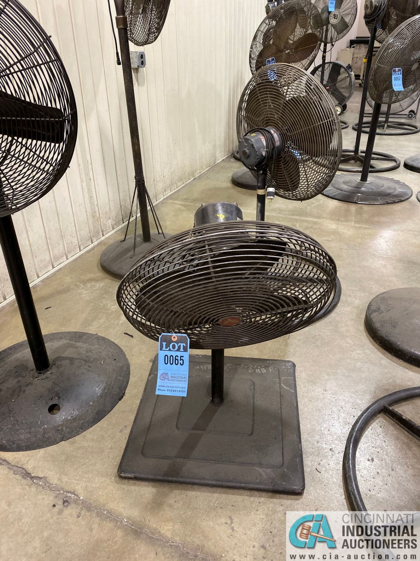 20" DIA. PEDESTAL AIR CIRCULATOR