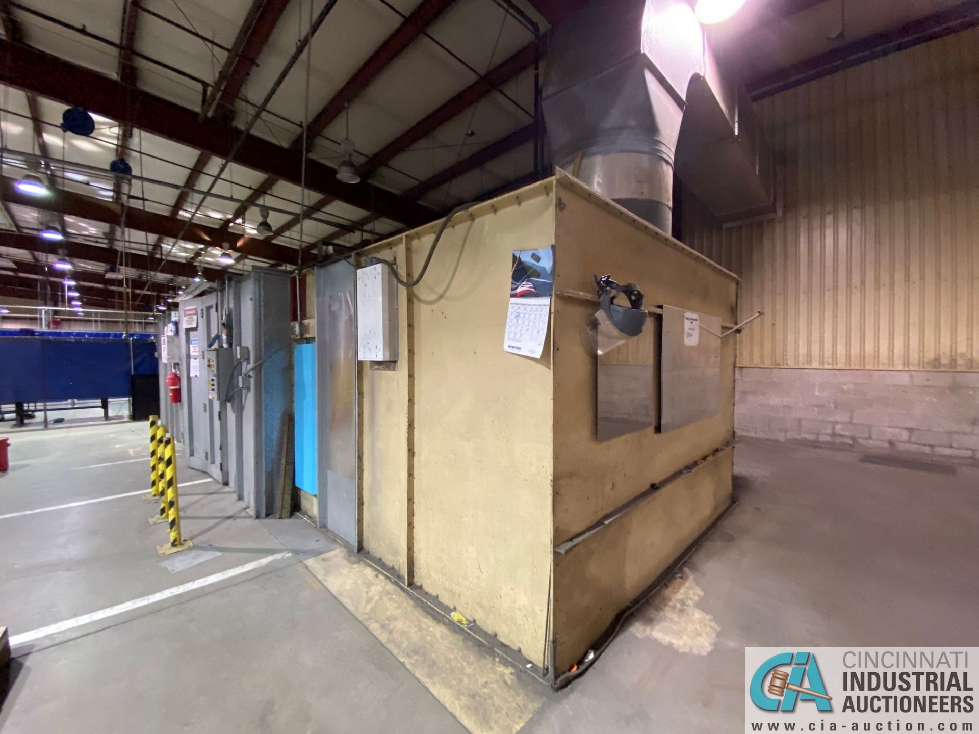 28' L X 13' W X 8' H DRIVE-IN BOLT-TOGETHER MODULAR PAINT BOOTH, CEILING AND WALL LIGHTING, BACK- - Image 3 of 6