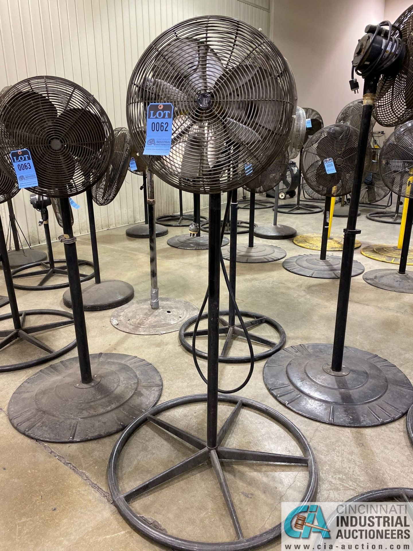 20" DIA. PEDESTAL AIR CIRCULATOR