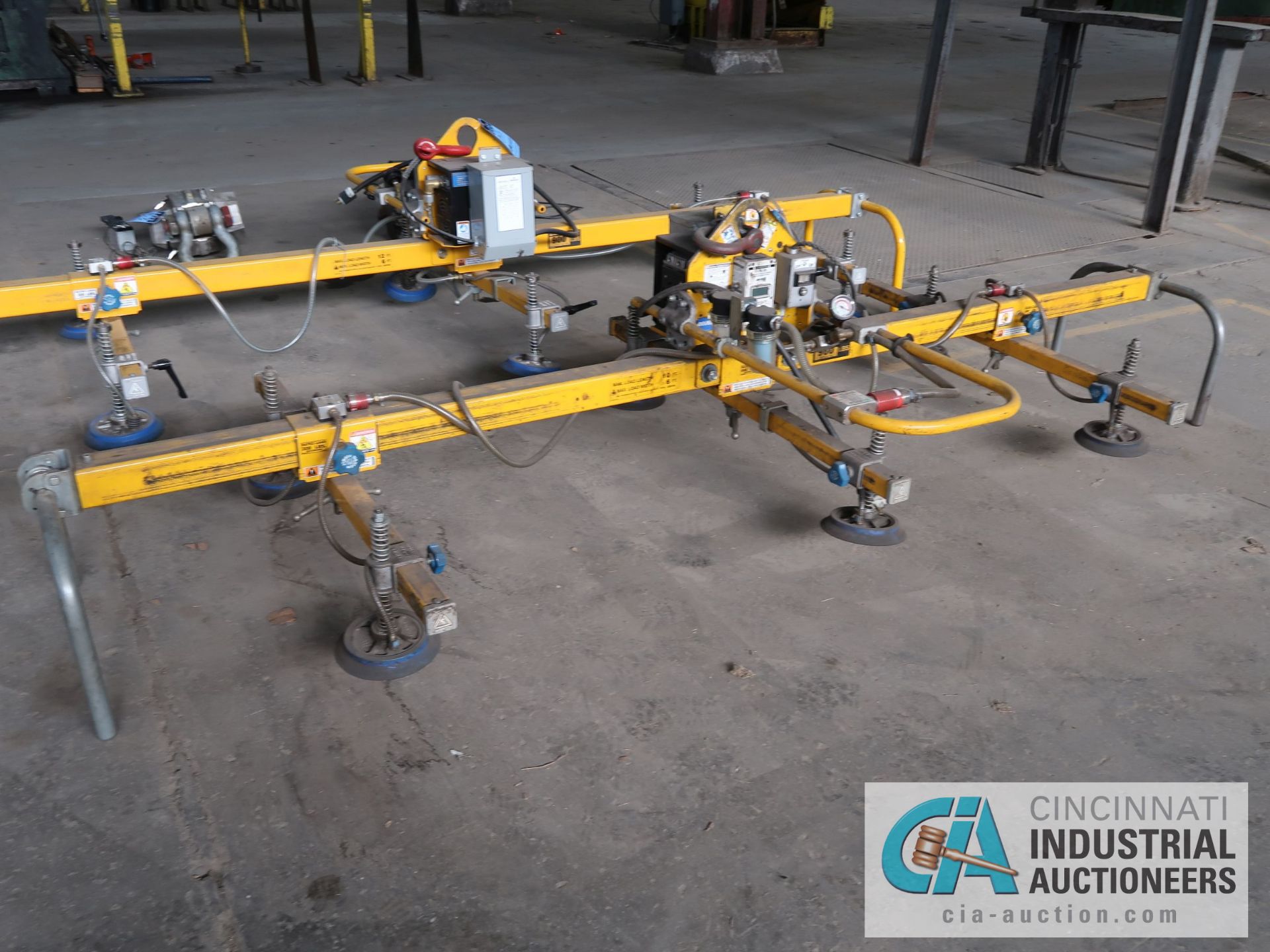 900 LB X 10' X 6' ANVER VACUUM SHEET LIFTER; S/N N/A