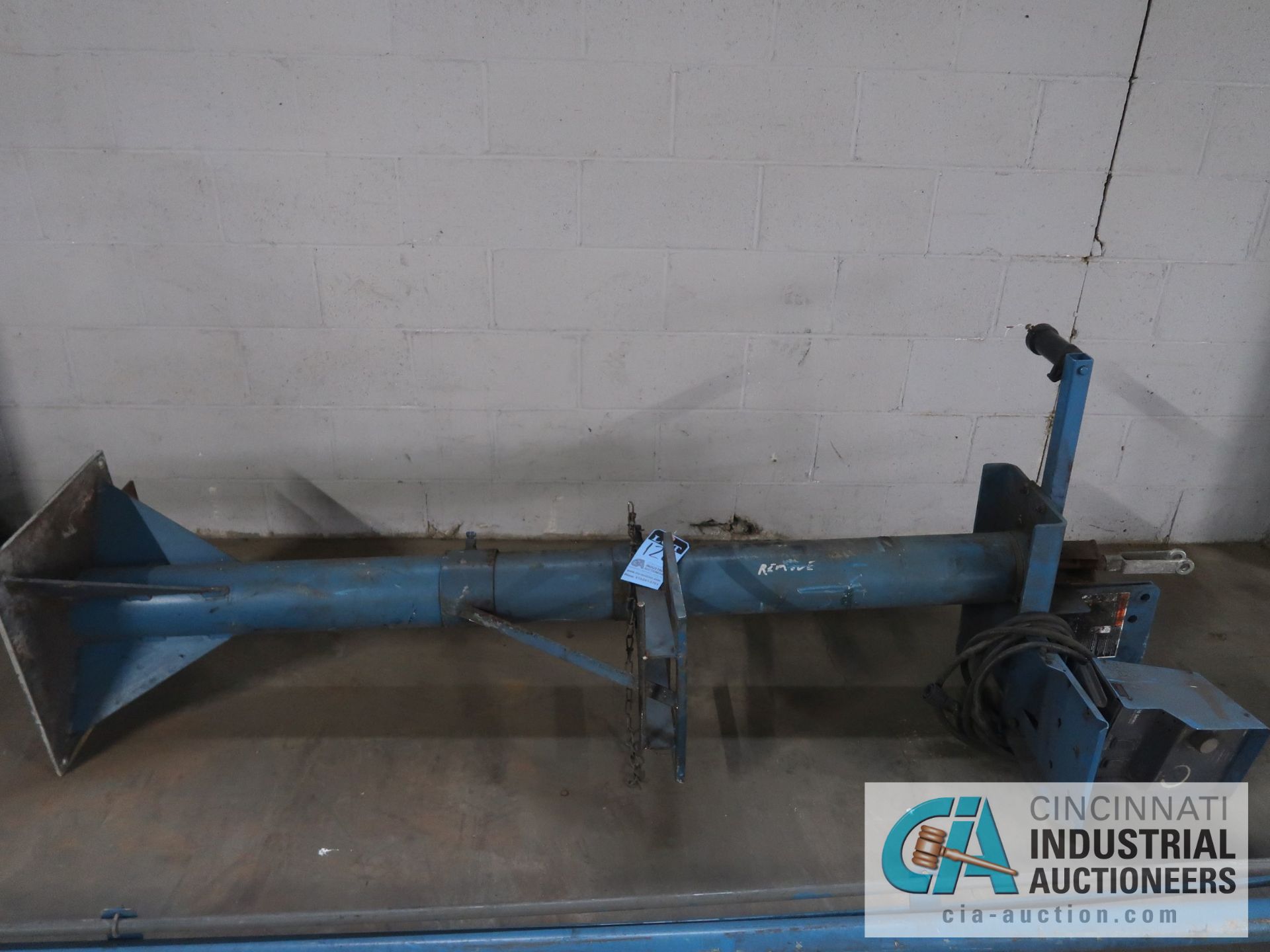 16' MILLER WELDING BOOM WITH 70 SERIES WIRE FEED & 6' H PEDESTAL - Image 2 of 4