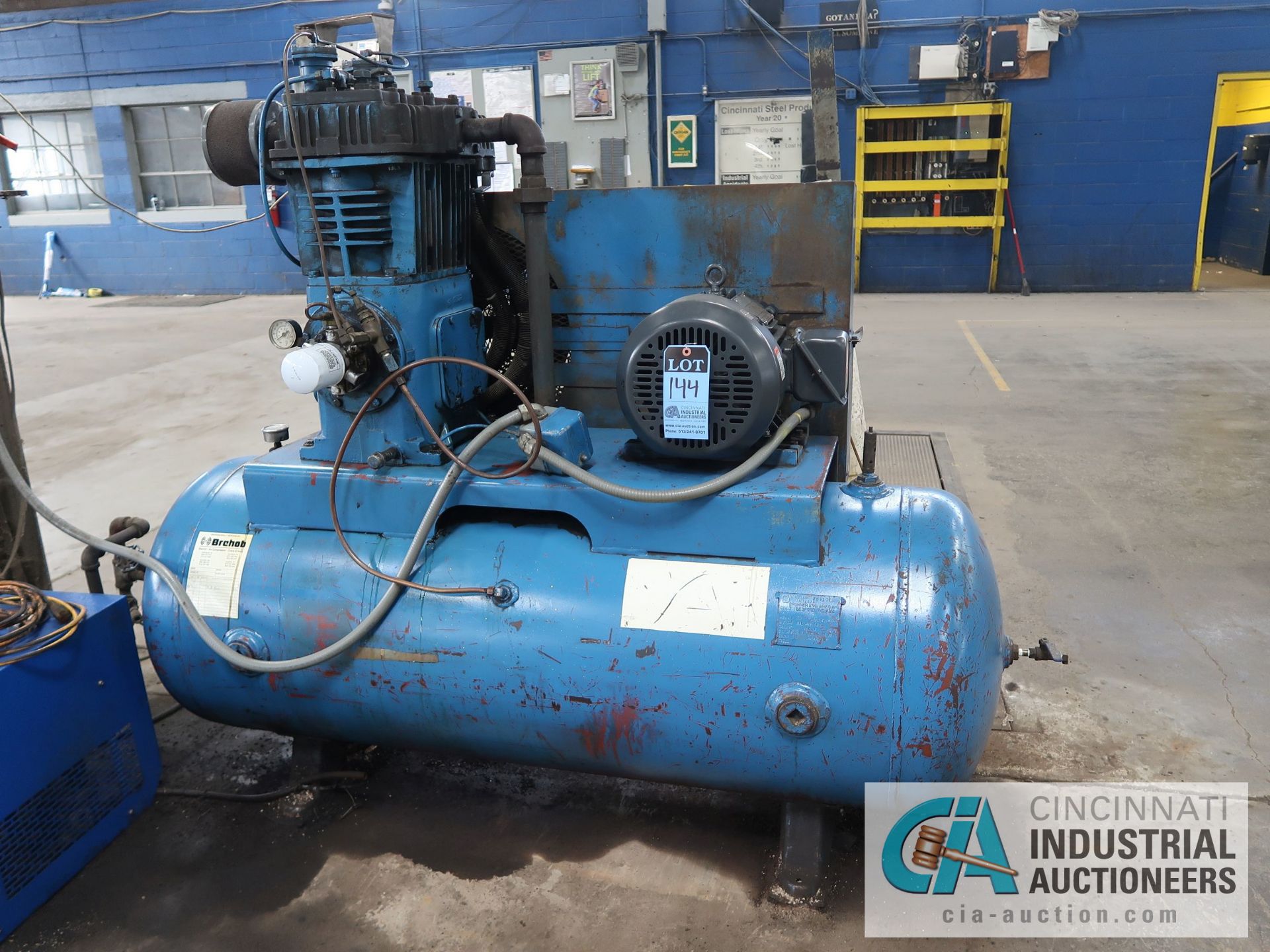 10 HP HORIZONTAL TANK MOUNTED AIR COMPRESSOR