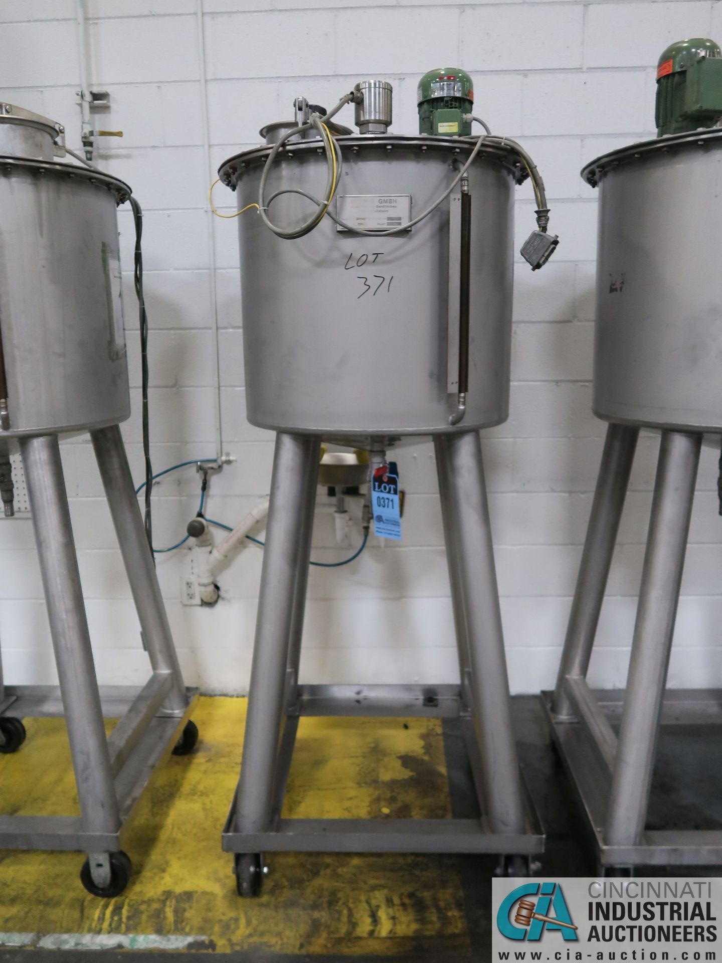 40 GALLON APPROX. BINDER FAB NR. 7790/2 STAINLESS STEEL PORTABLE MOTORIZED GLUE TANKS (NEW 1998)