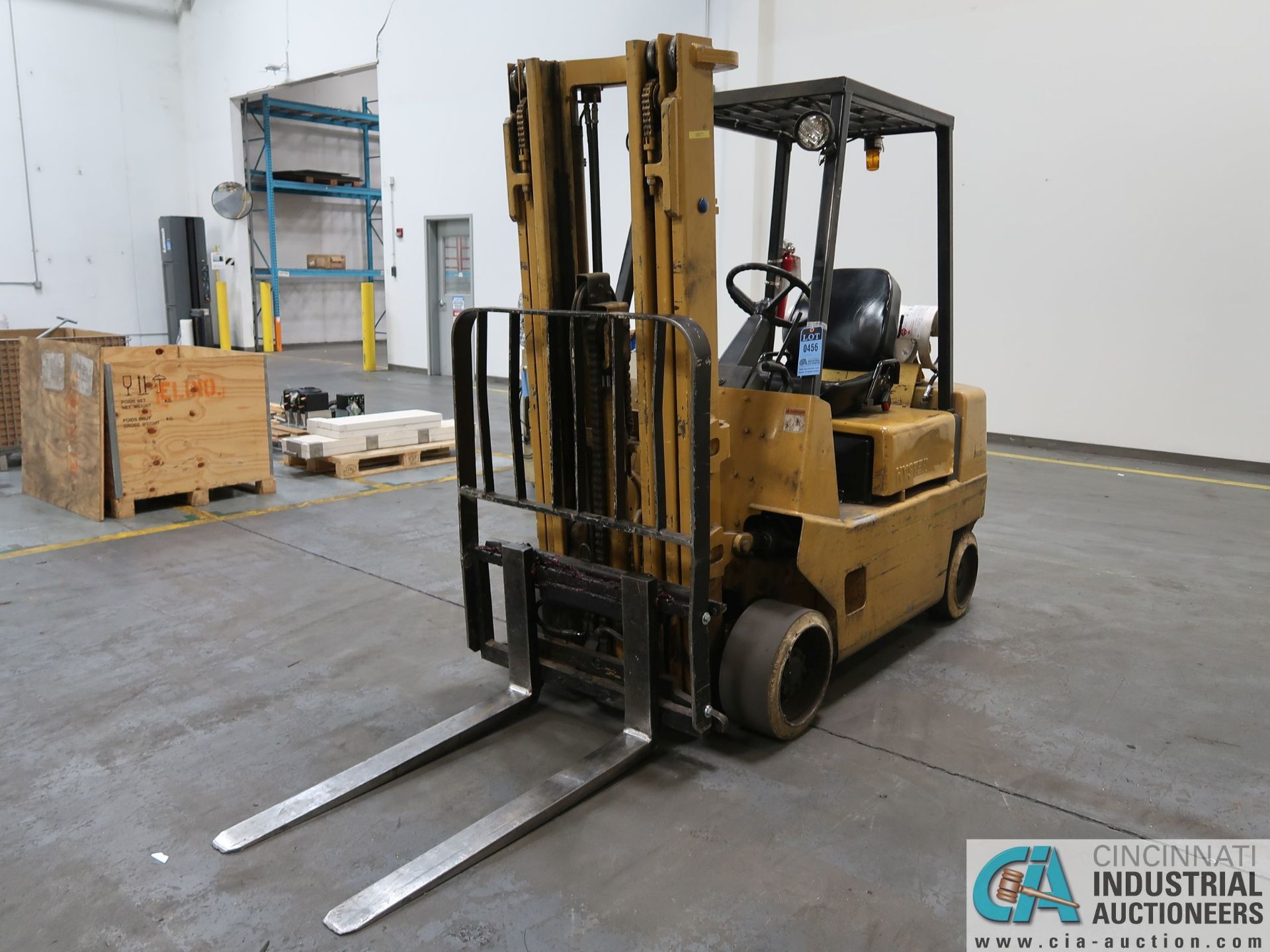 5,000 LB. HYSTER MODEL S50XL LP GAS SOLID NON-MARKING TIRE THREE-STAGE MAST LIFT TRUCK; S/N