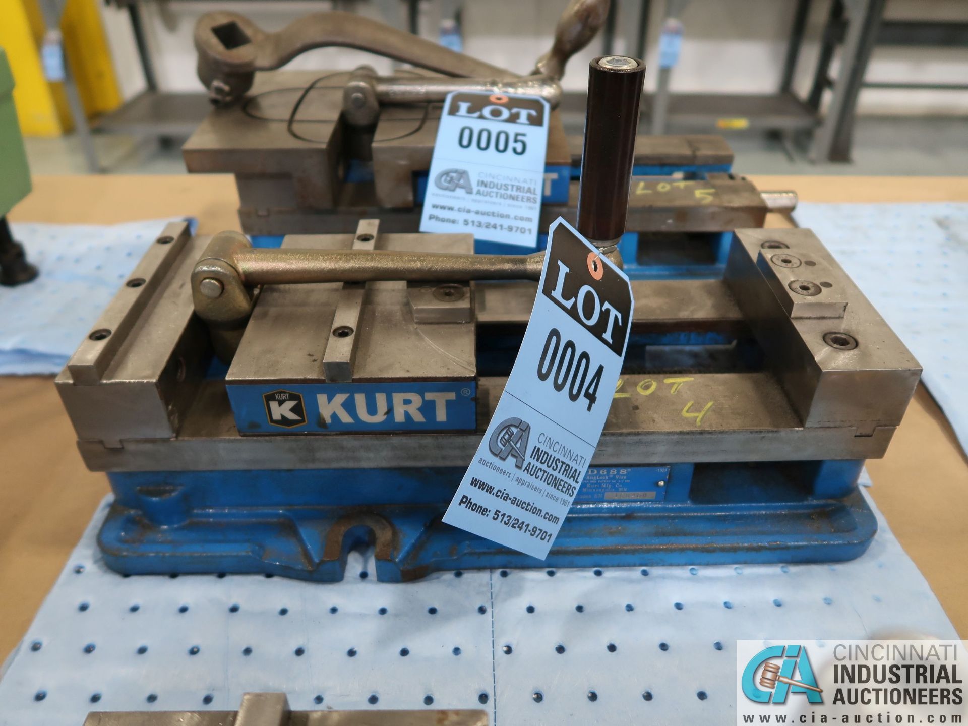 6" KURT MODEL D688 PRECISION ANGLOCK MILL VISE