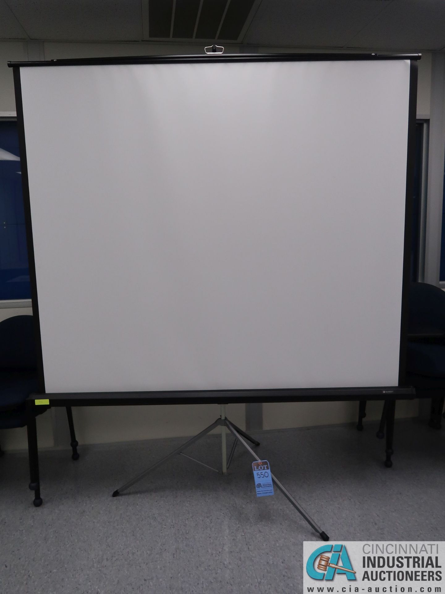 68" QUARTET PROJECTION SCREEN