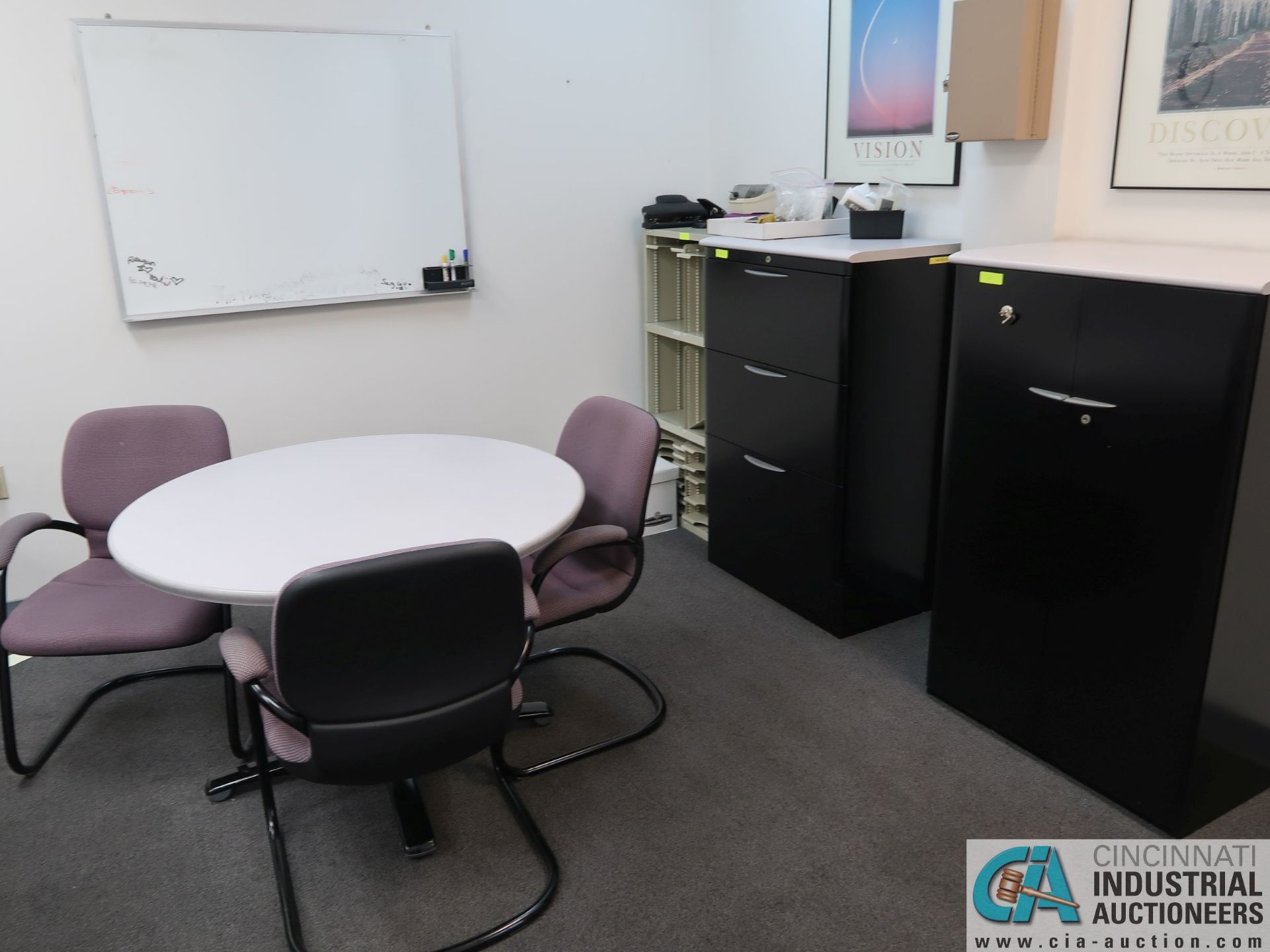 (LOT) OFFICE FURNITURE IN HUMAN RELATIONS ROOM - Image 2 of 3