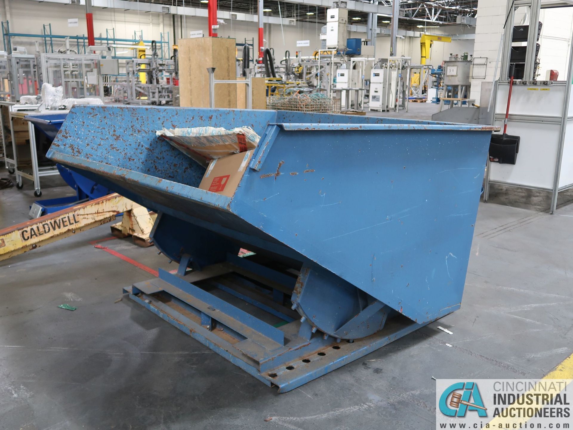 2-1/2 CUBIC YARD (APPROX.) SELF-DUMPING HOPPER *$25.00 RIGGING FEE DUE TO INDUSTRIAL