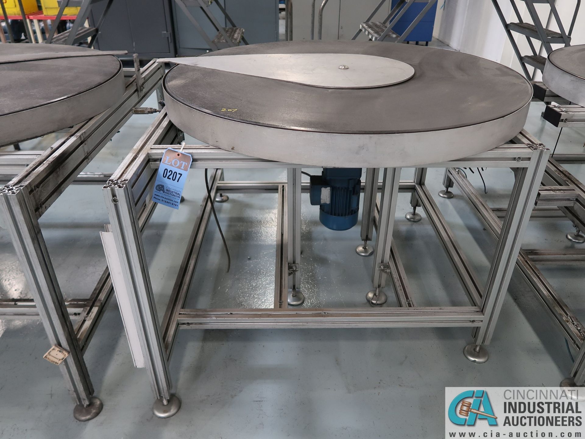 50" DIA. STEEL TURNTABLE WITH ALUMINUM FRAME *$25.00 RIGGING FEE DUE TO INDUSTRIAL SERVICES AND SAL