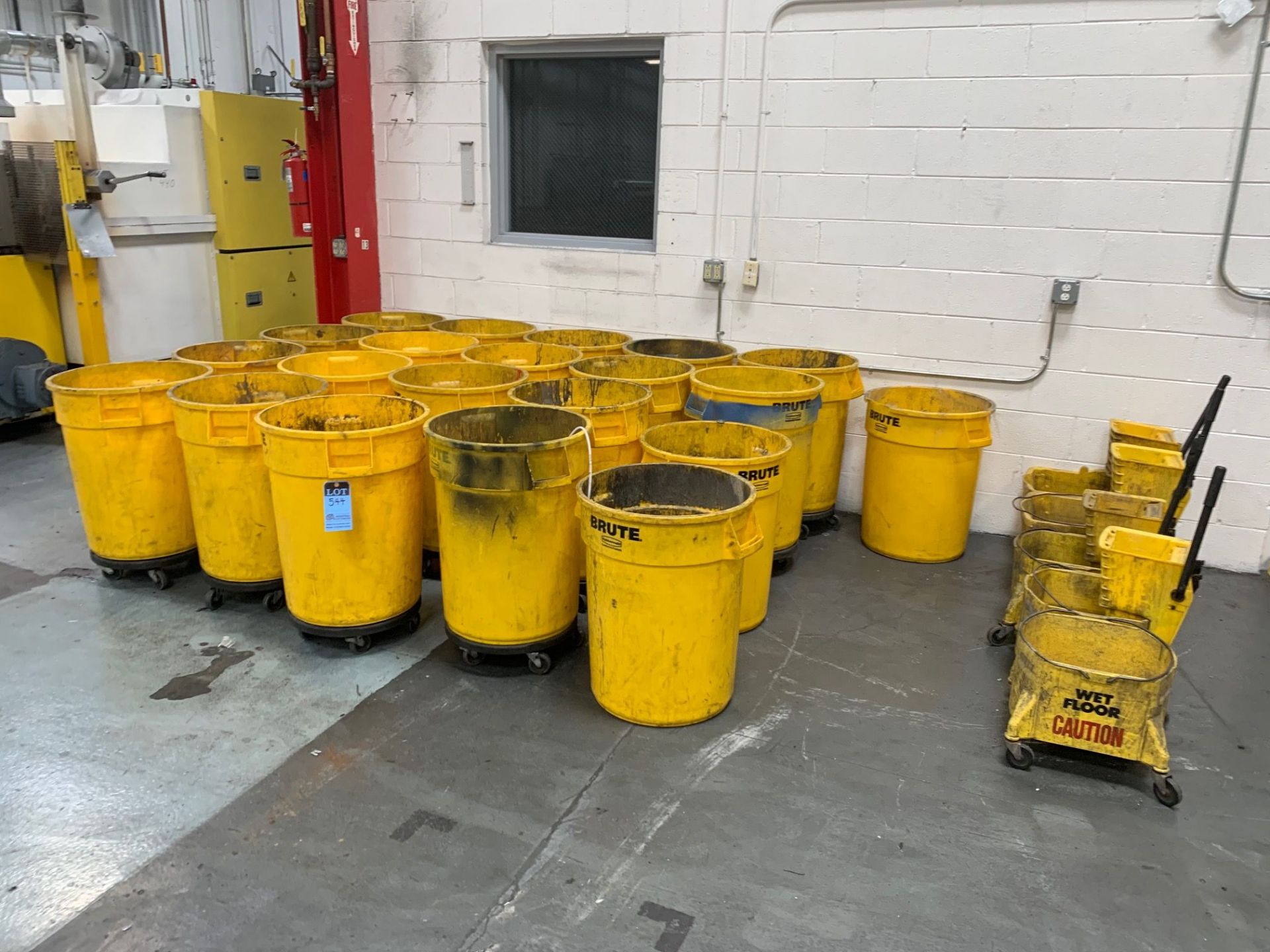 RUBBERMAID BRUTE YELLOW TRASH CONTAINERS W/ MOB BUCKET