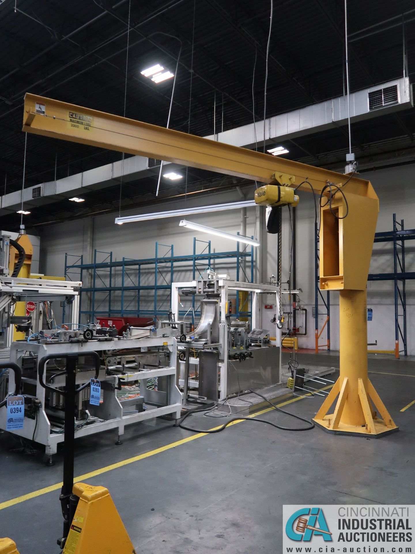 2,000 LB CAP SPANCO FLOOR MOUNT 360 DEGREE ROTATING JIB CRANE WITH 1 TON YALE PENDANT CONTROL