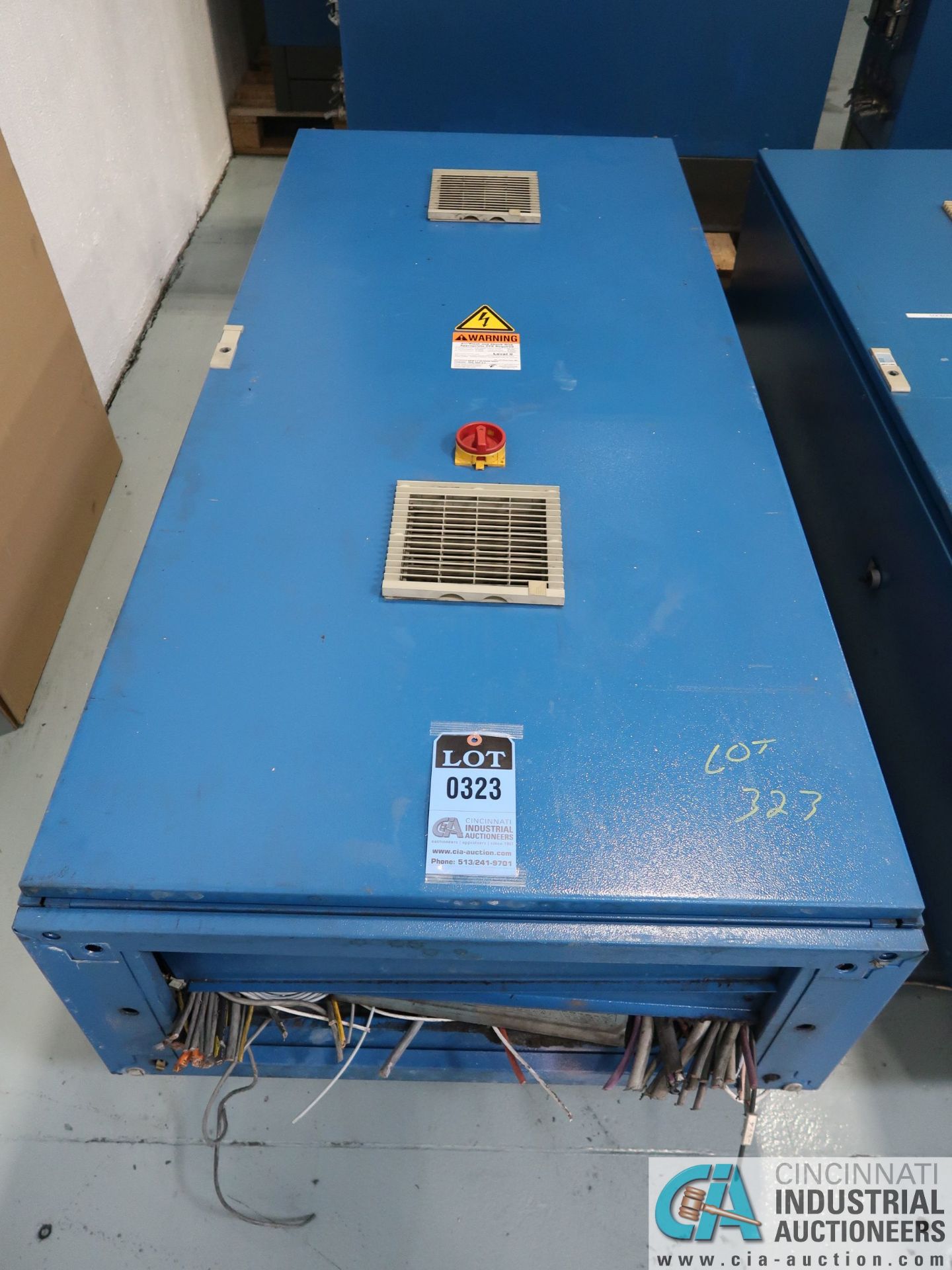 RITTAL SINGLE-DOOR ELECTRICAL MACHINE CONTROL CABINET WITH ELECTRICAL COMPONENTS; 16" X 32" X 72"
