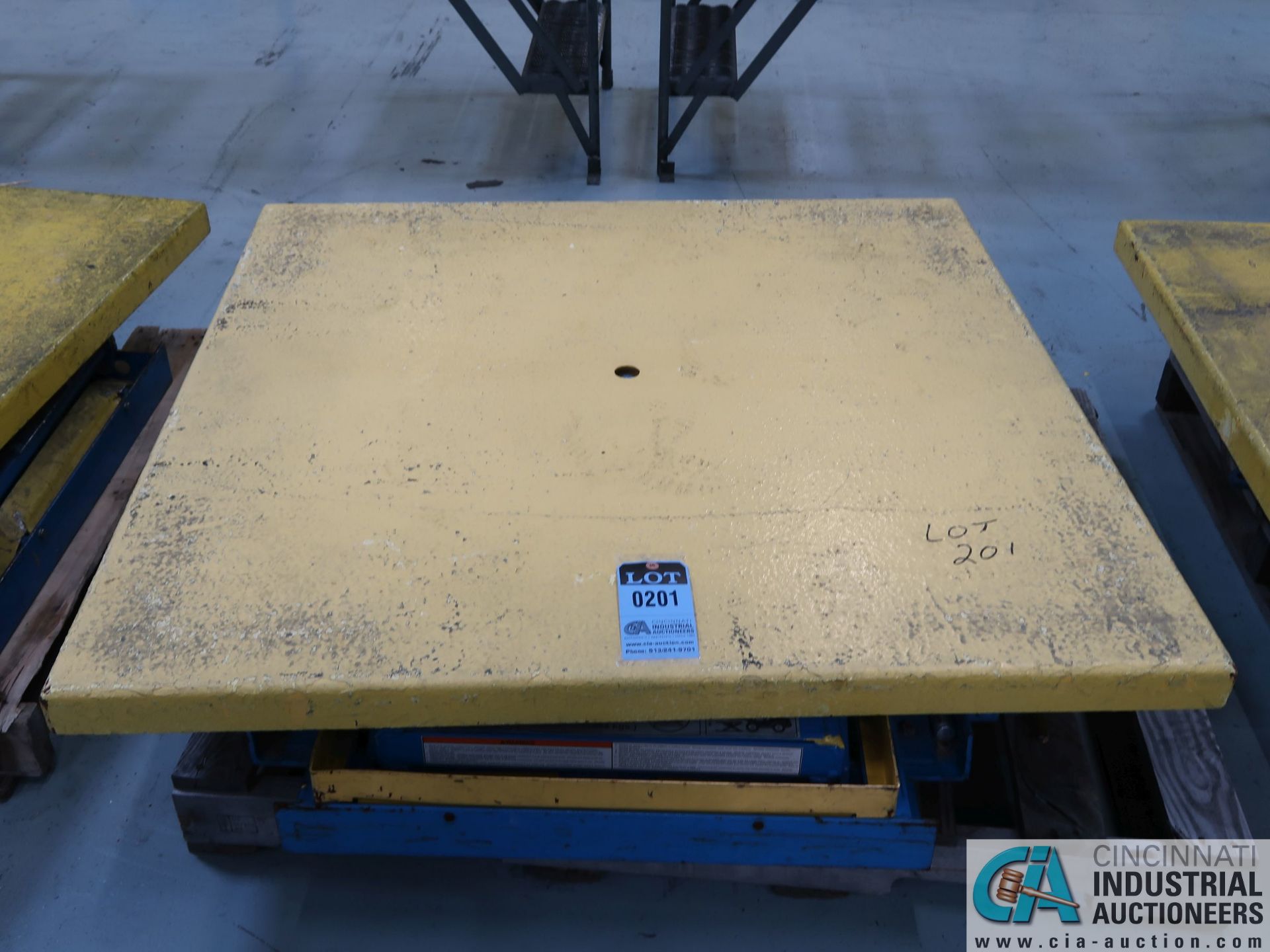 48" X 48" X 3,000 LB CAP BISHAMON MODEL EX-30 ROTATING SCISSOR LIFT TABLE *$25.00 RIGGING FEE