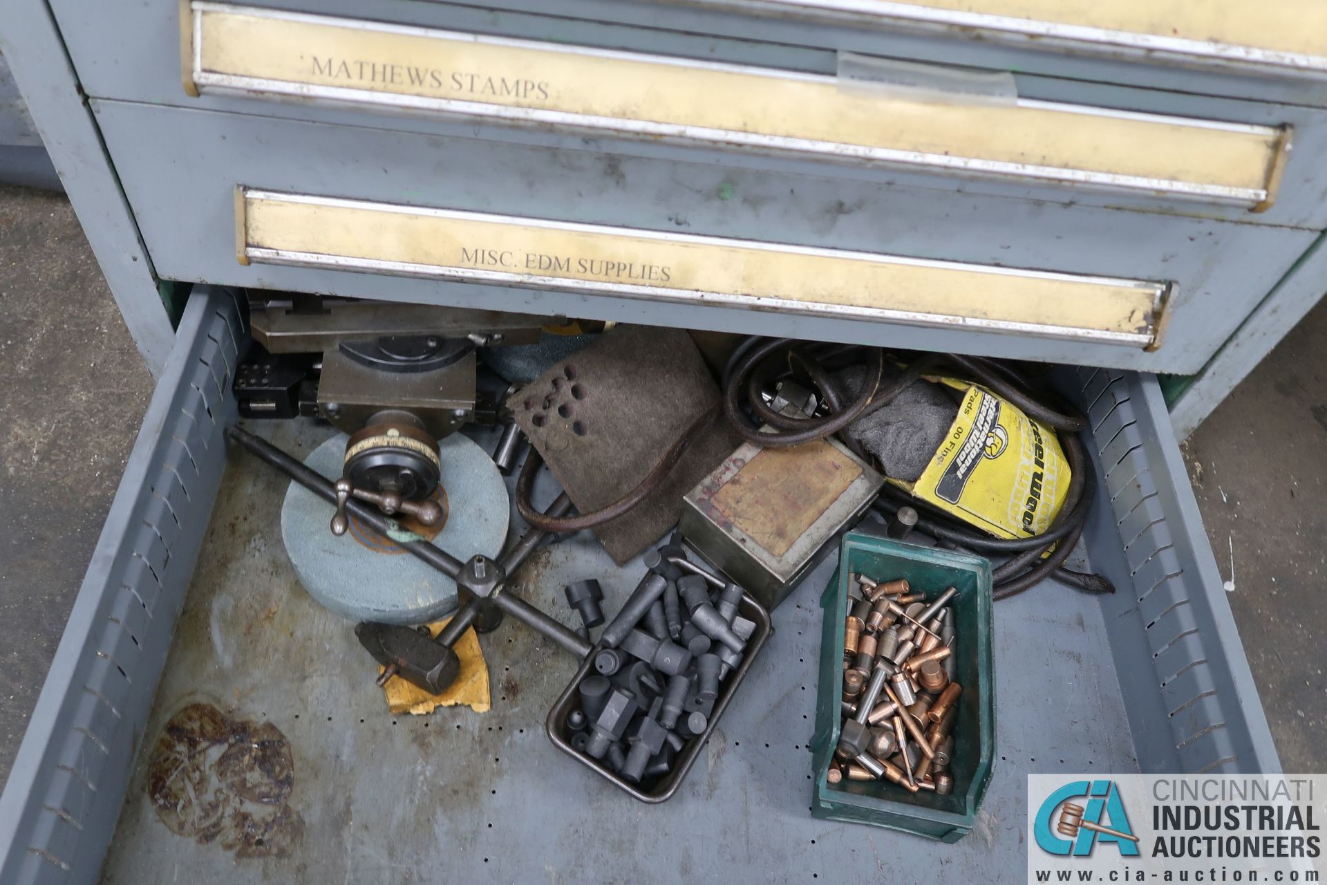 7-DRAWER TOOLING CABINET WITH CONTENTS - TOOLING AND HARDWARE - Image 8 of 8